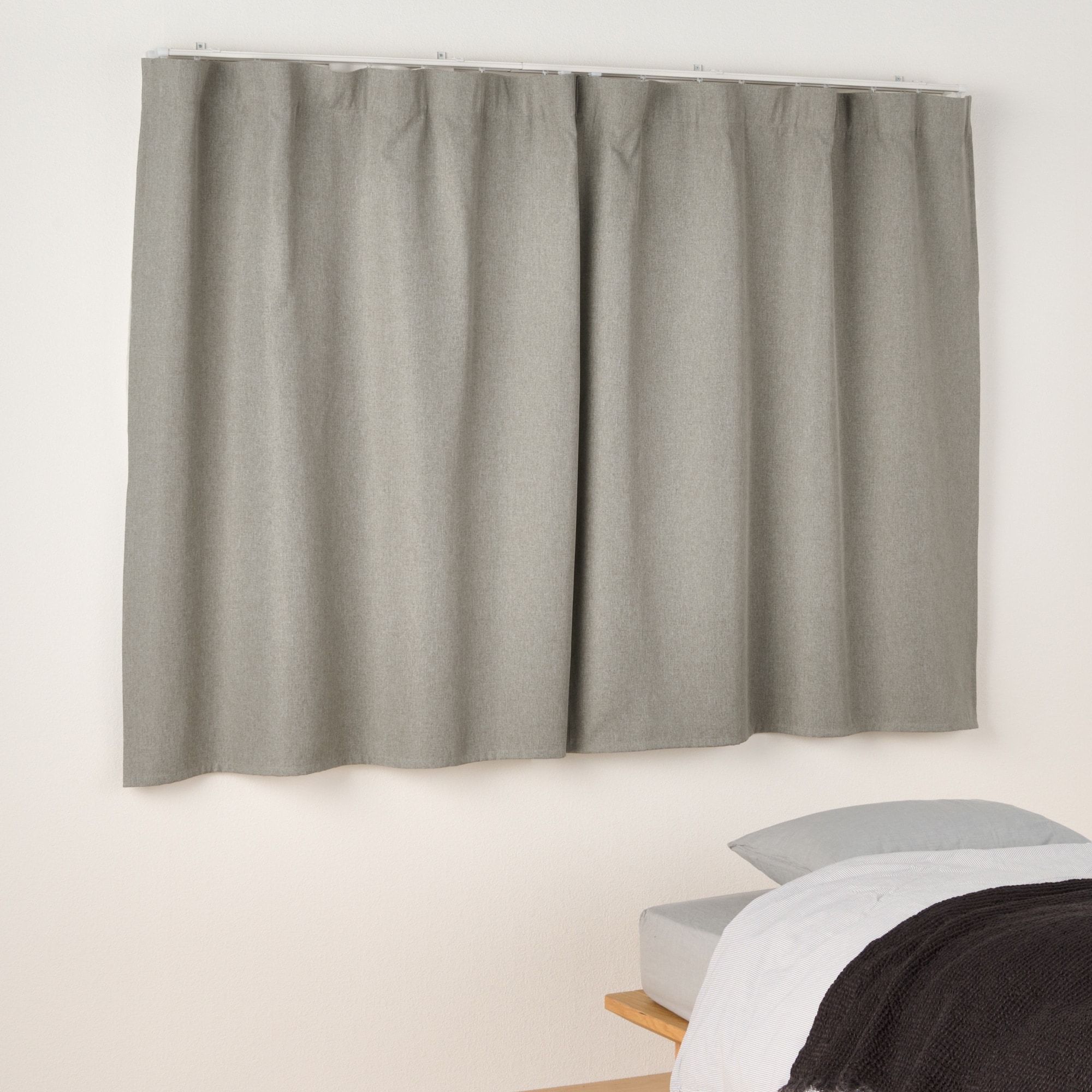 防炎・遮光性　ドビー織りノンプリーツカーテン