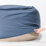 体にフィットするソファ用ひんやりカバー　ネイビー