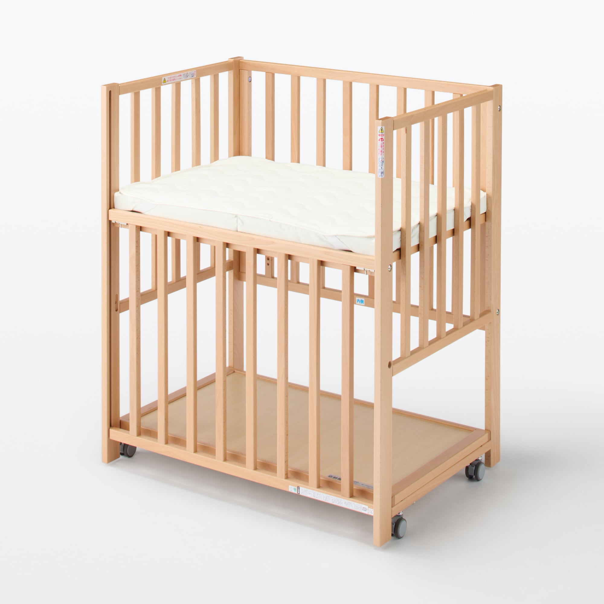 ビーチ材　ベビーベッド