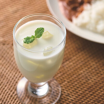 【４月上旬発売予定】牛乳でつくる　ラッシー　１１０ｇ