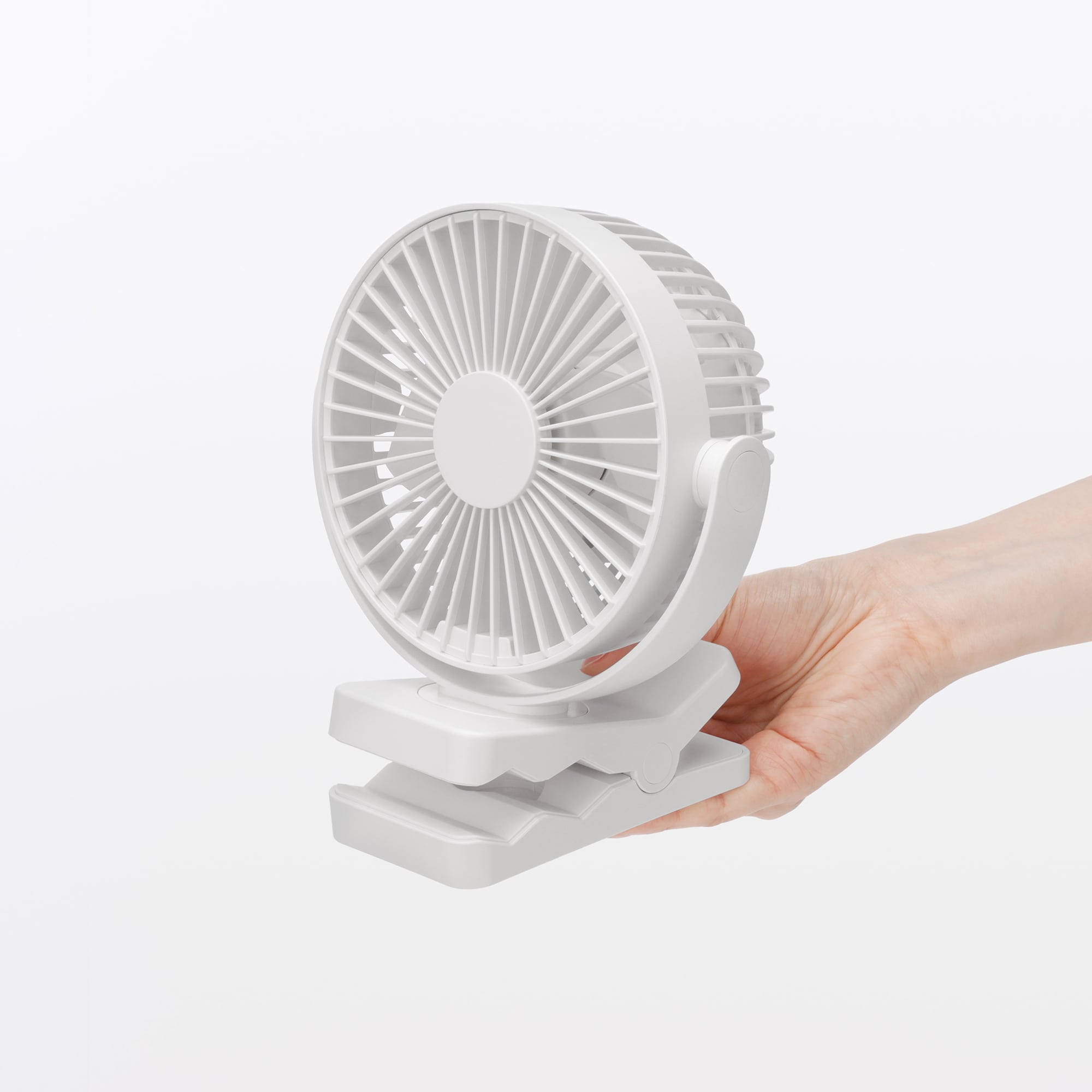 置いても使える　充電式クリップファン