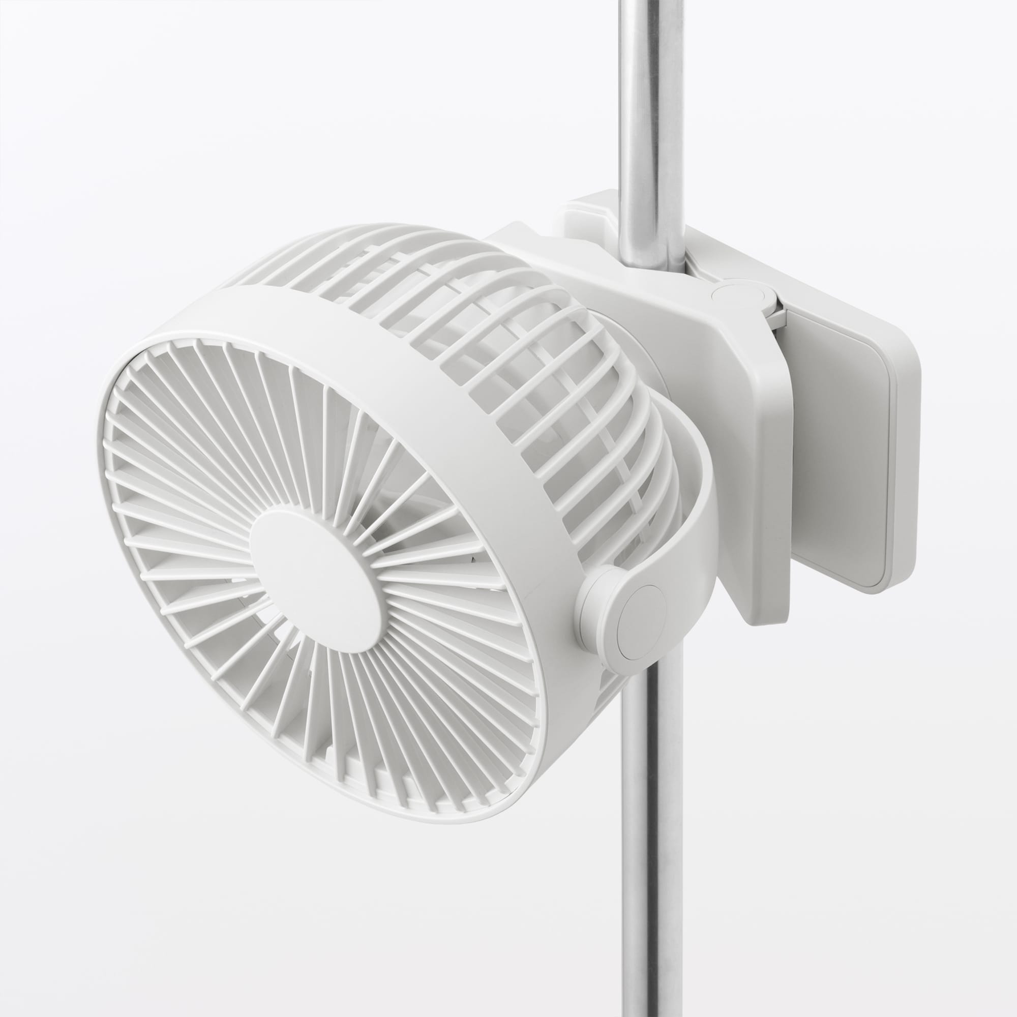 置いても使える　充電式クリップファン