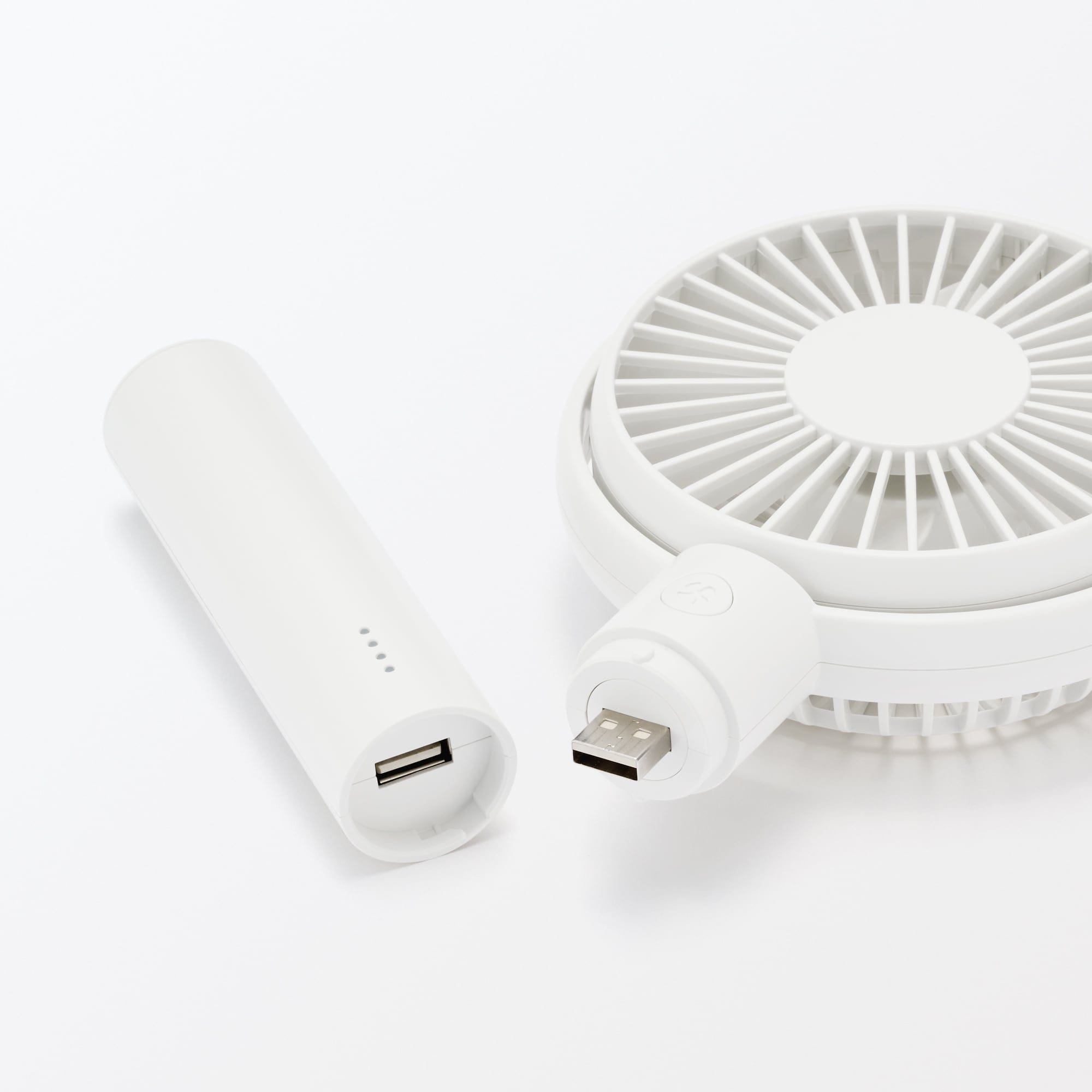 角度が変えられる充電式ハンディファン