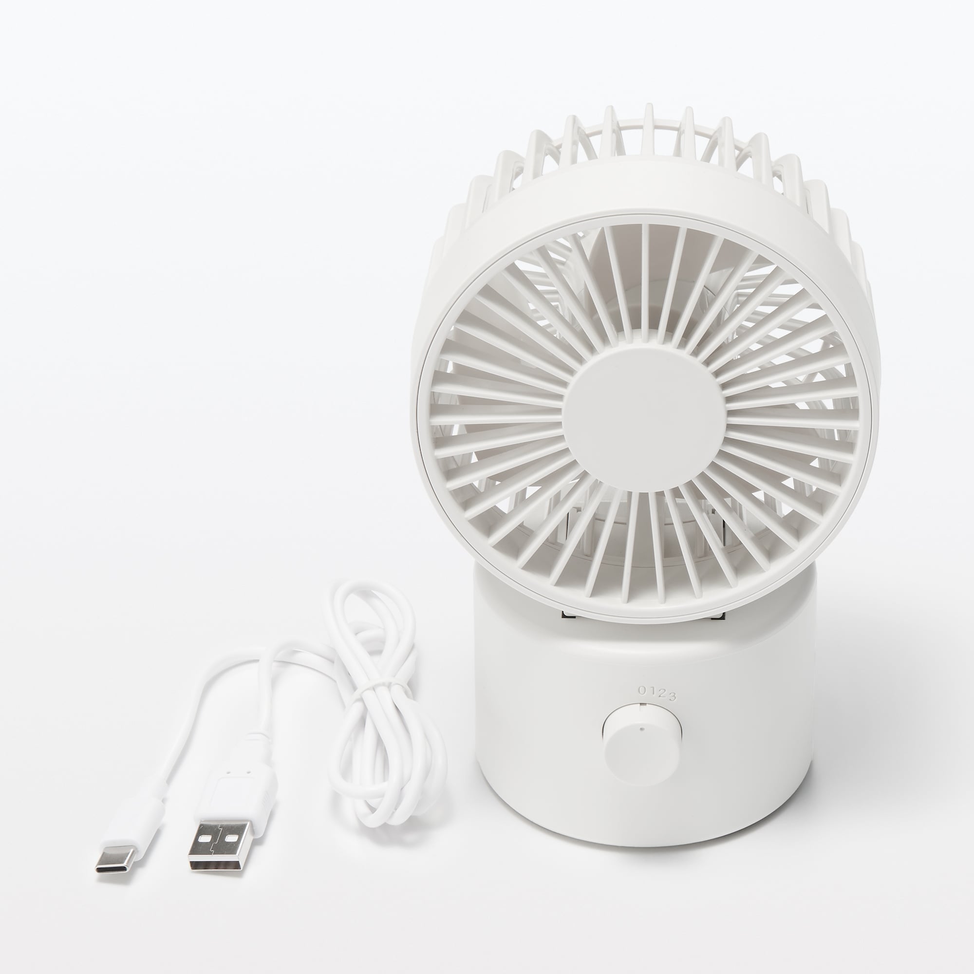 首振り機能付き　コードレスデスクファン