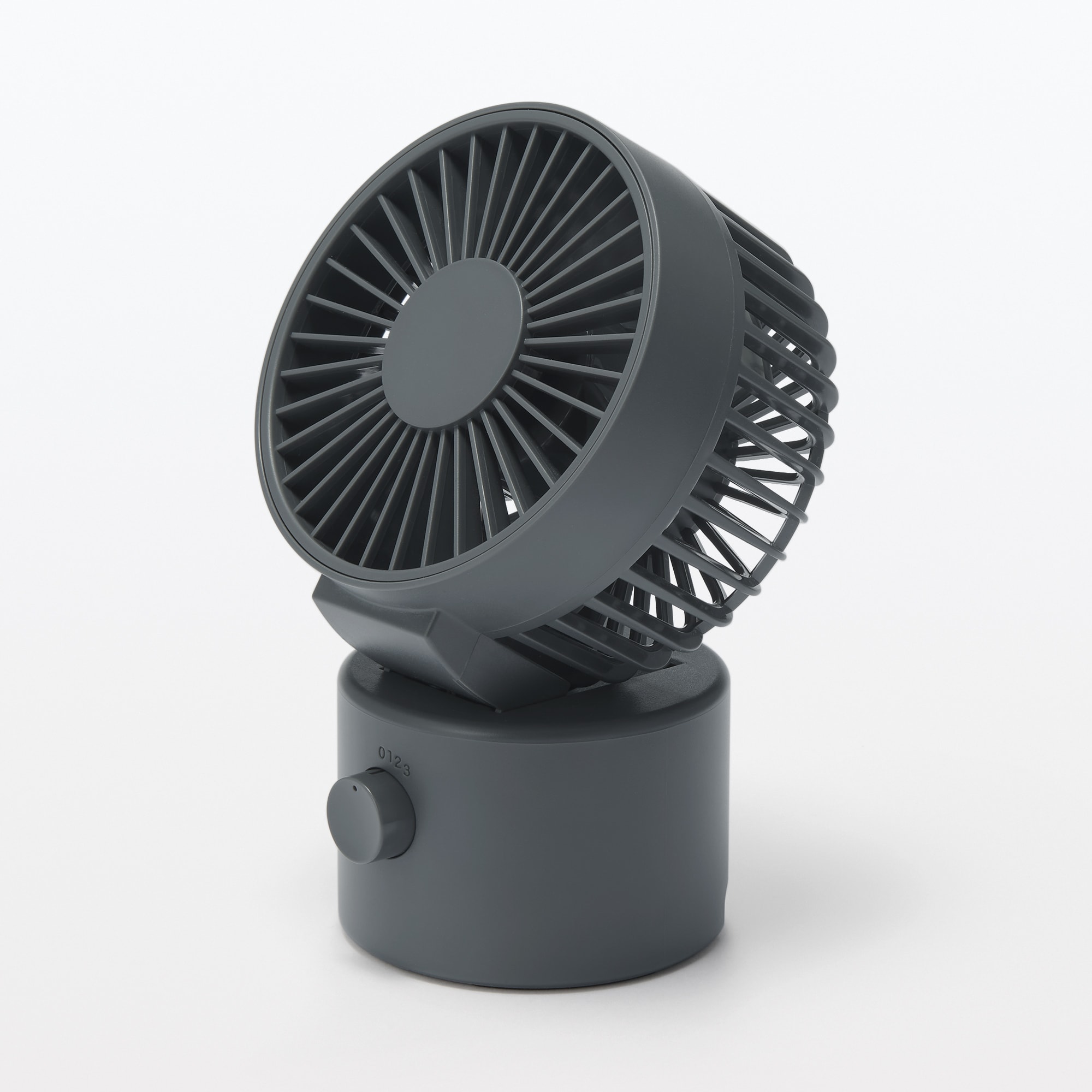 首振り機能付き　コードレスデスクファン