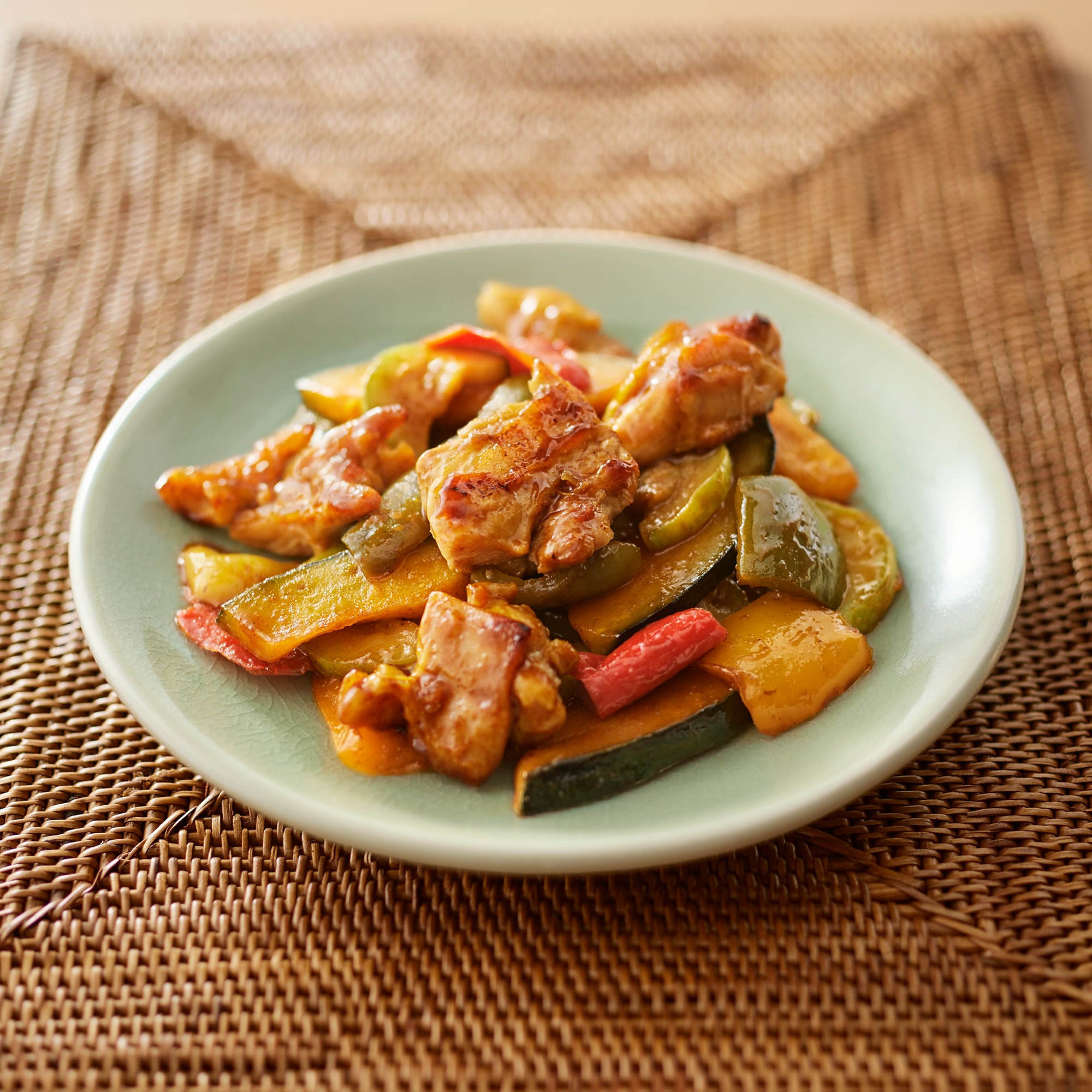 フライパンでつくるミールキット　彩り野菜のタンドリーチキン