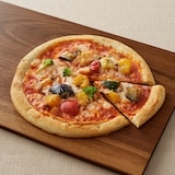 素材を生かしたベジタブルピザ　彩り野菜のピザ