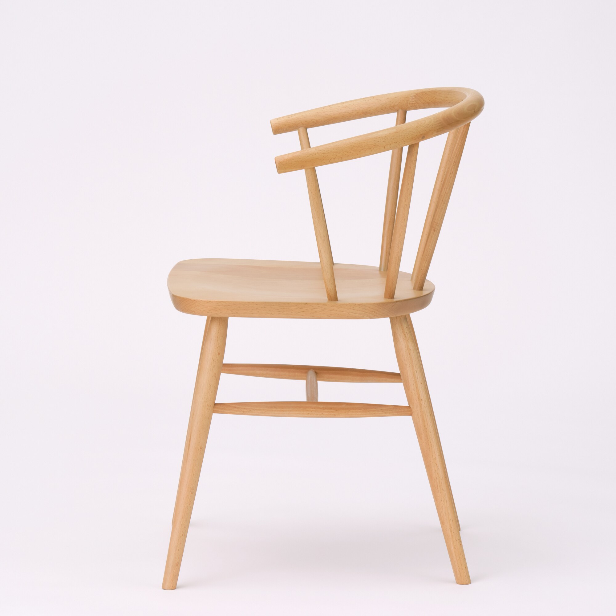 ブナ材アームチェア　丸脚