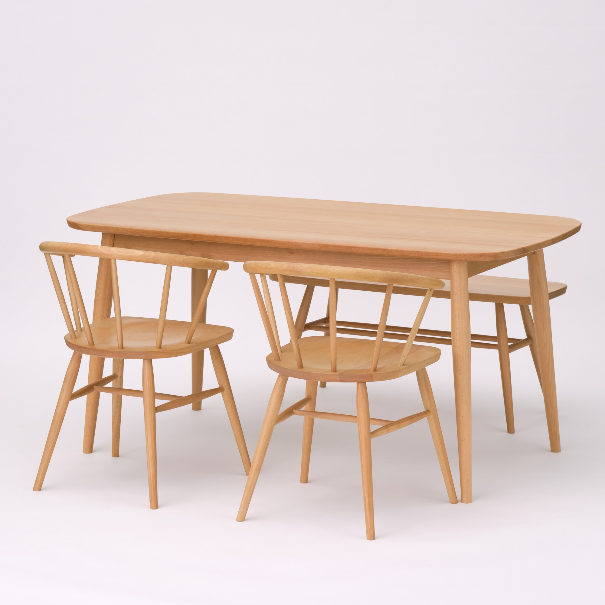 ブナ材アームチェア　丸脚