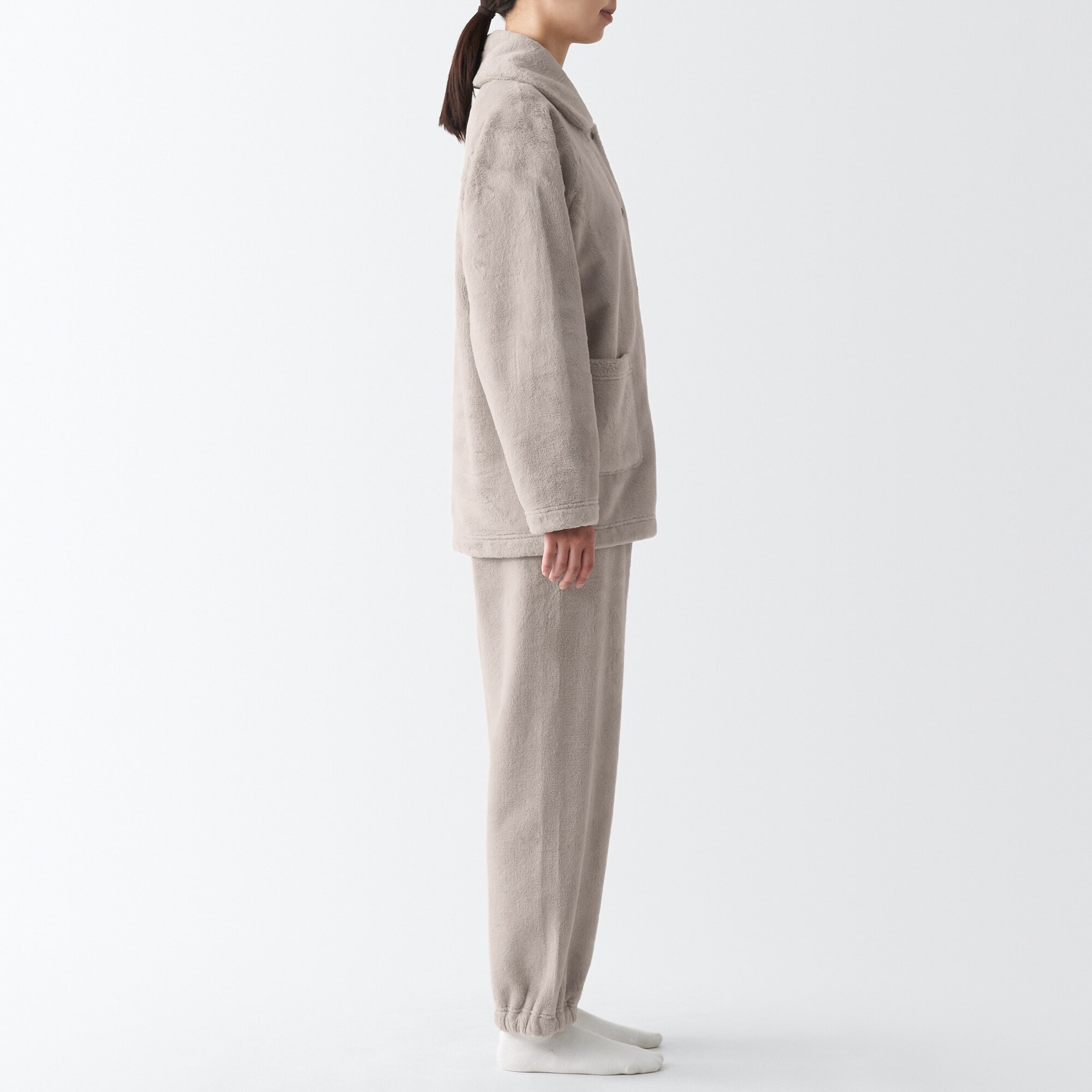 婦人　静電気が起きにくい　着る毛布　パジャマ