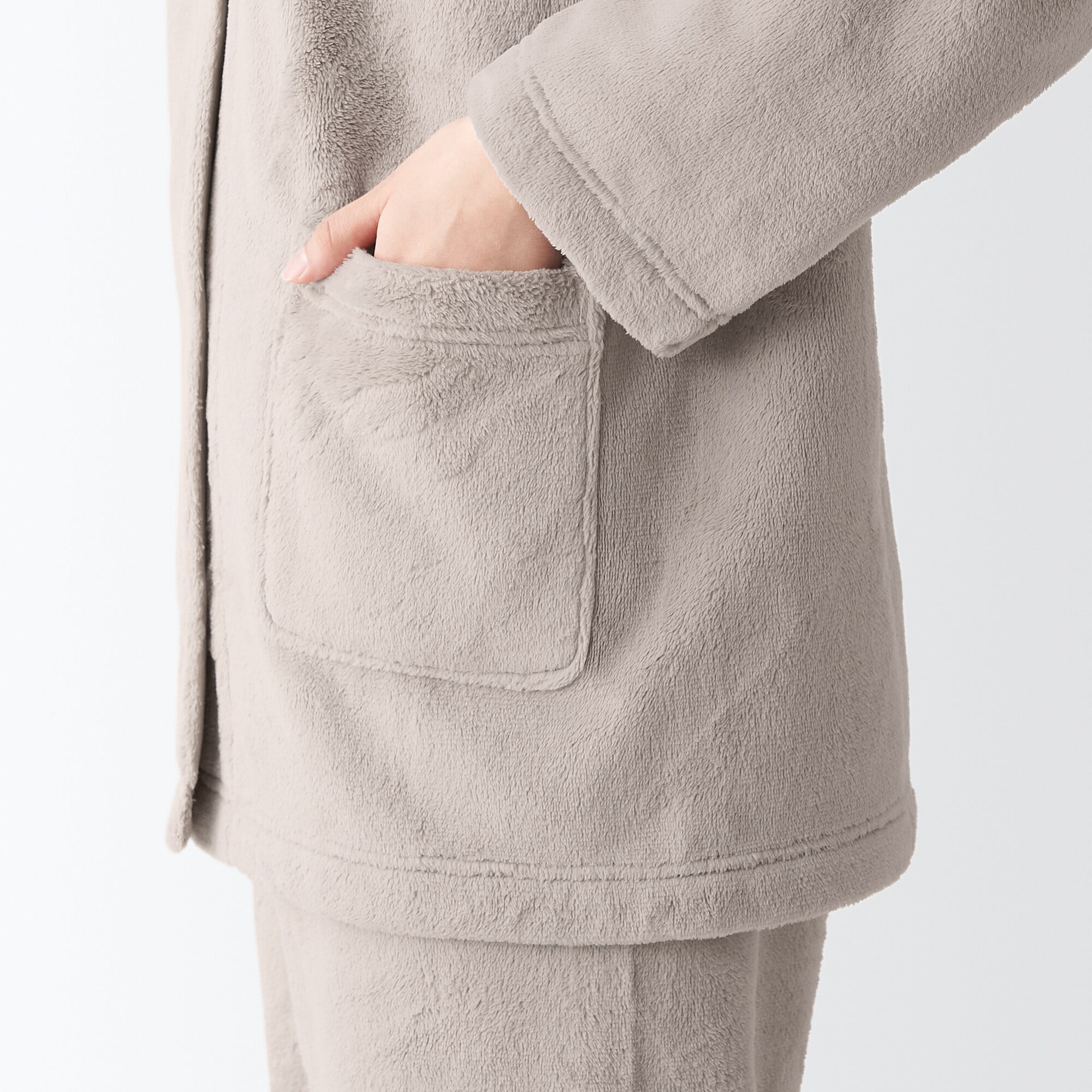 婦人　静電気が起きにくい　着る毛布　パジャマ