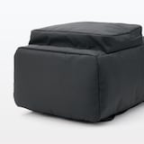 肩の負担を軽くする　撥水上から開くリュックサック