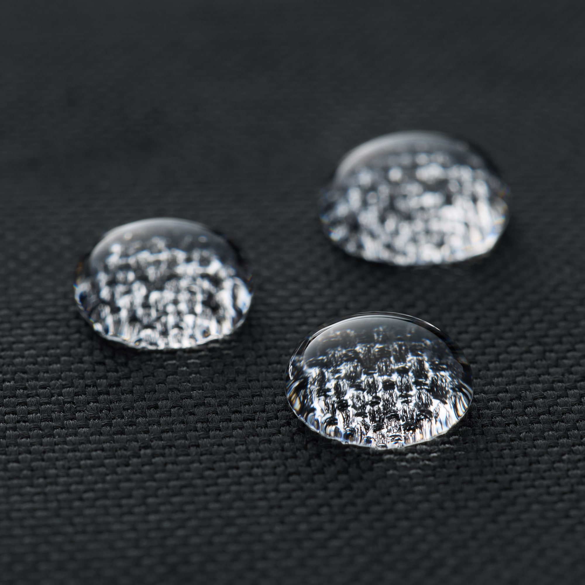 肩の負担を軽くする　撥水上から開くリュックサック