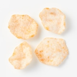 お米のスナック　ふわっと軽いチップス　ヤンニョムチキン味