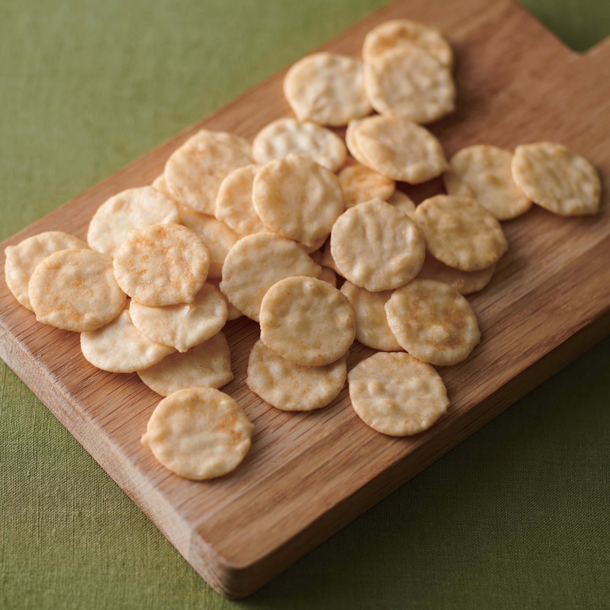 ノンフライお米のスナック　パリパリチップス　わさび味