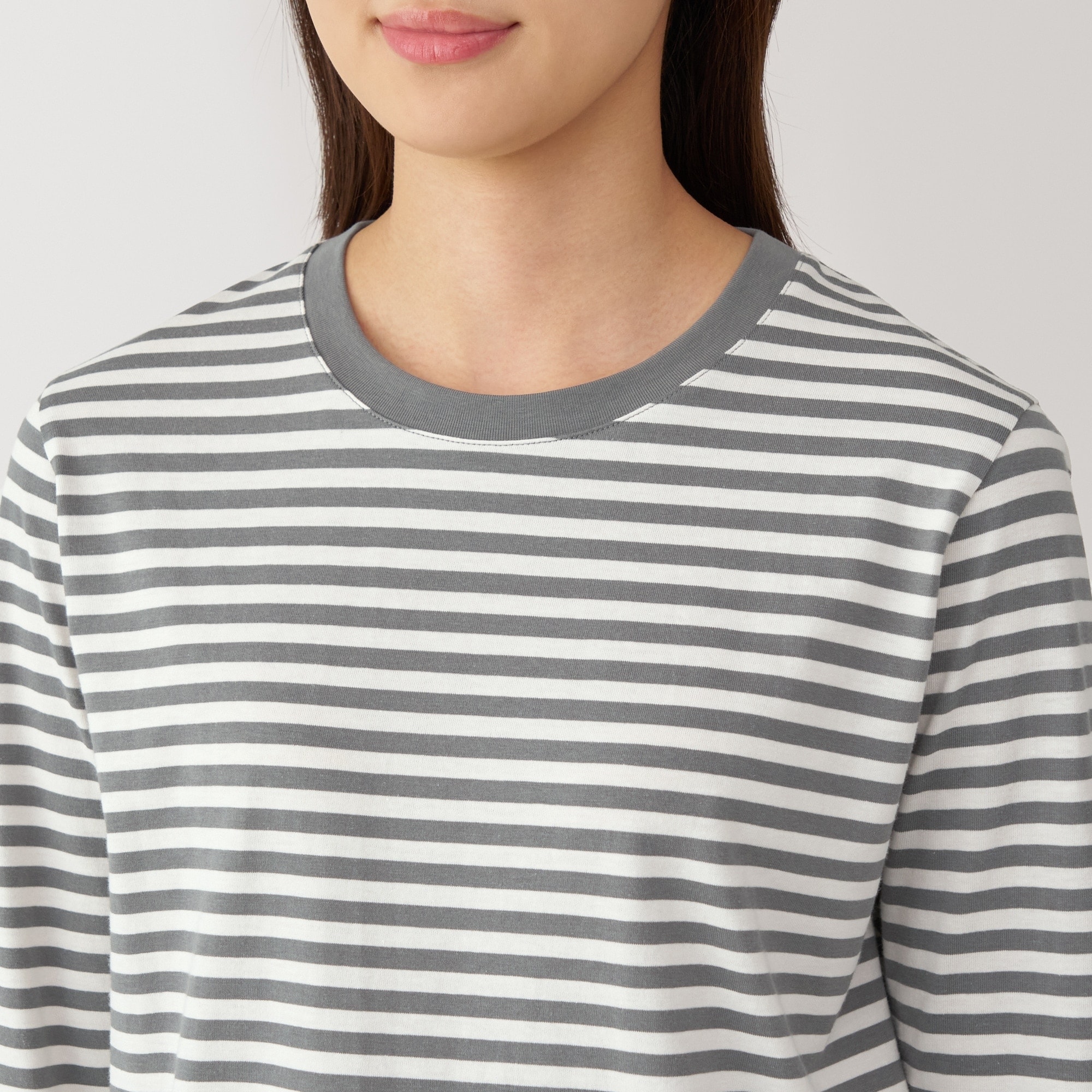 婦人　天竺編みクルーネック長袖Ｔシャツ