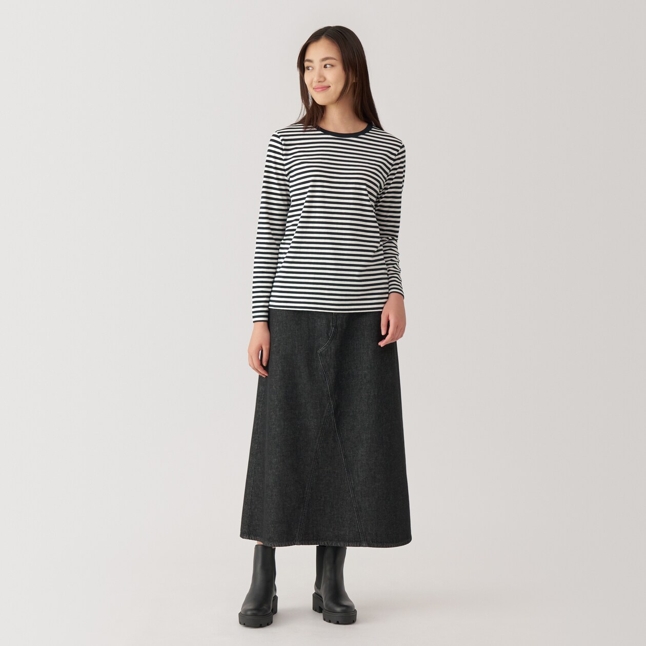 婦人　天竺編みクルーネック長袖Ｔシャツ