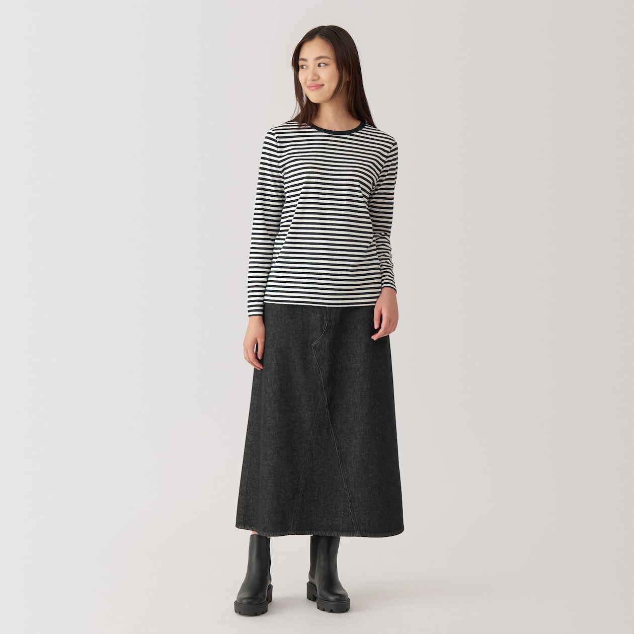 婦人　天竺編みクルーネック長袖Ｔシャツ