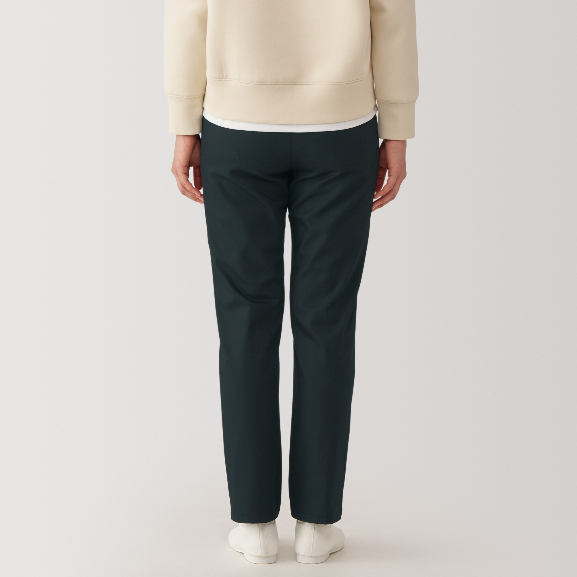 婦人　ストレッチチノ　スリムテーパードパンツ　股下長め