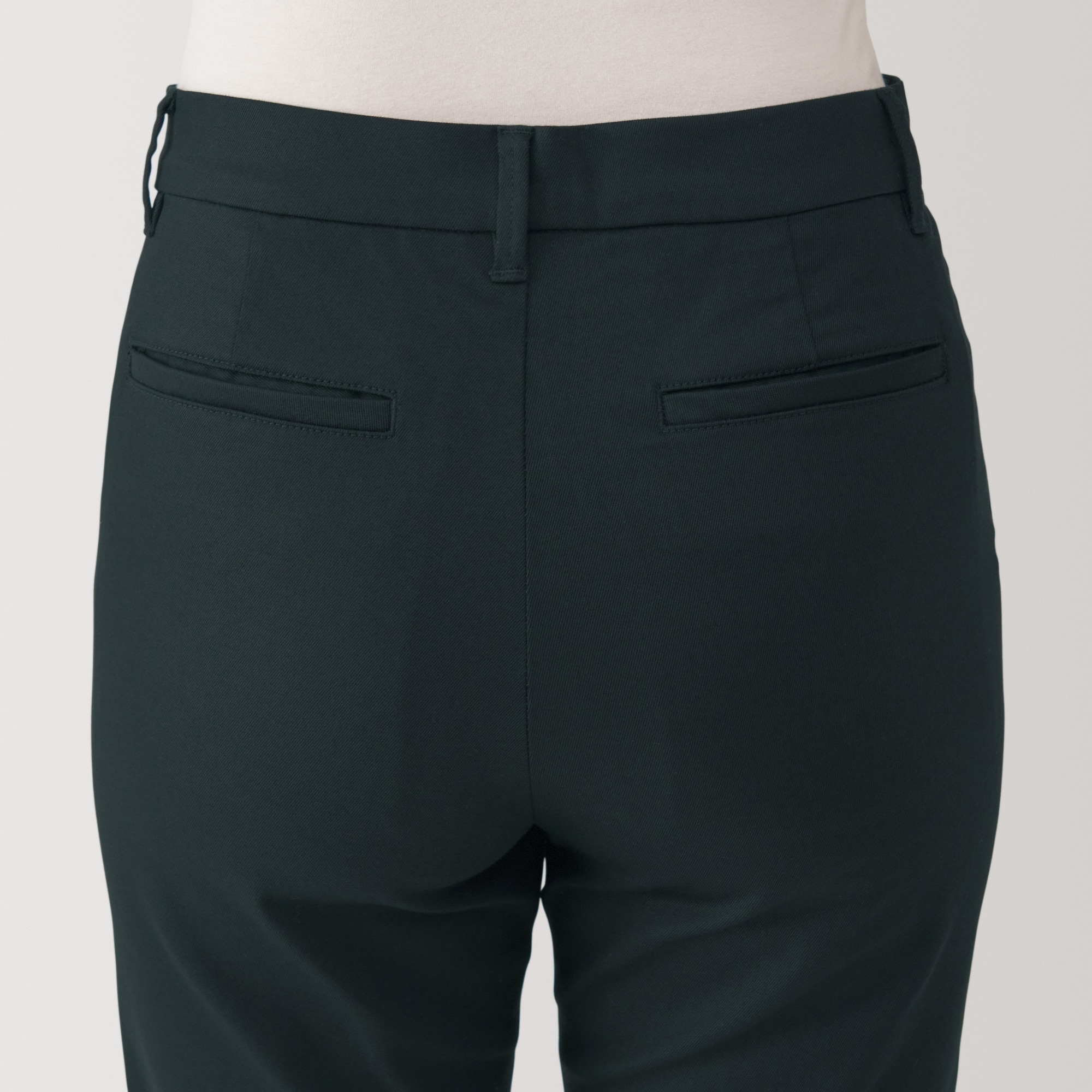 婦人　ストレッチチノ　スリムテーパードパンツ　股下長め