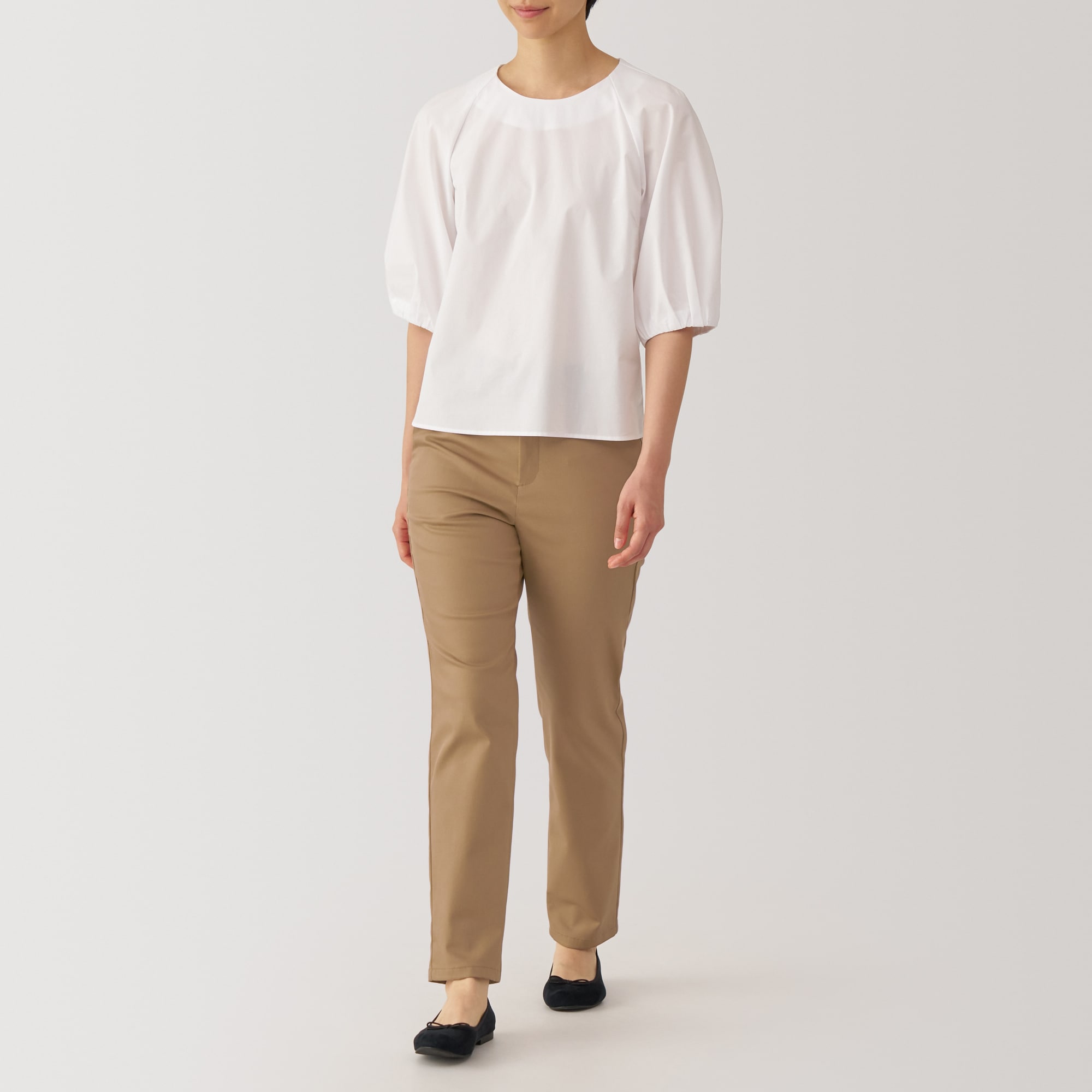 婦人　ストレッチチノ　スリムテーパードパンツ　股下長め