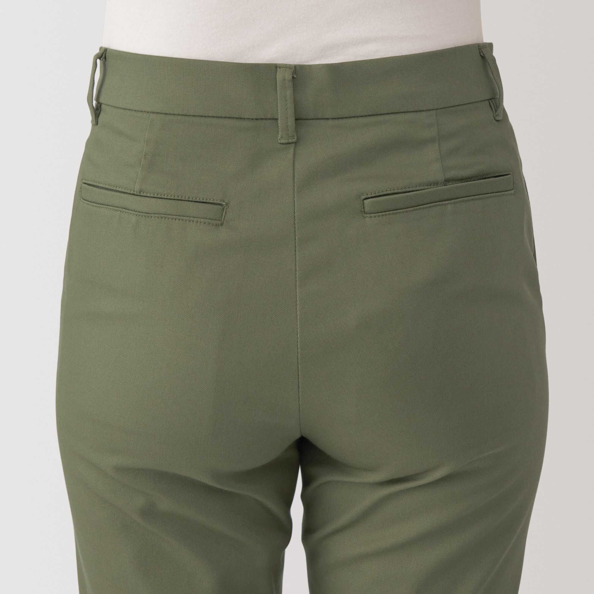 婦人　ストレッチチノ　スリムテーパードパンツ　股下長め