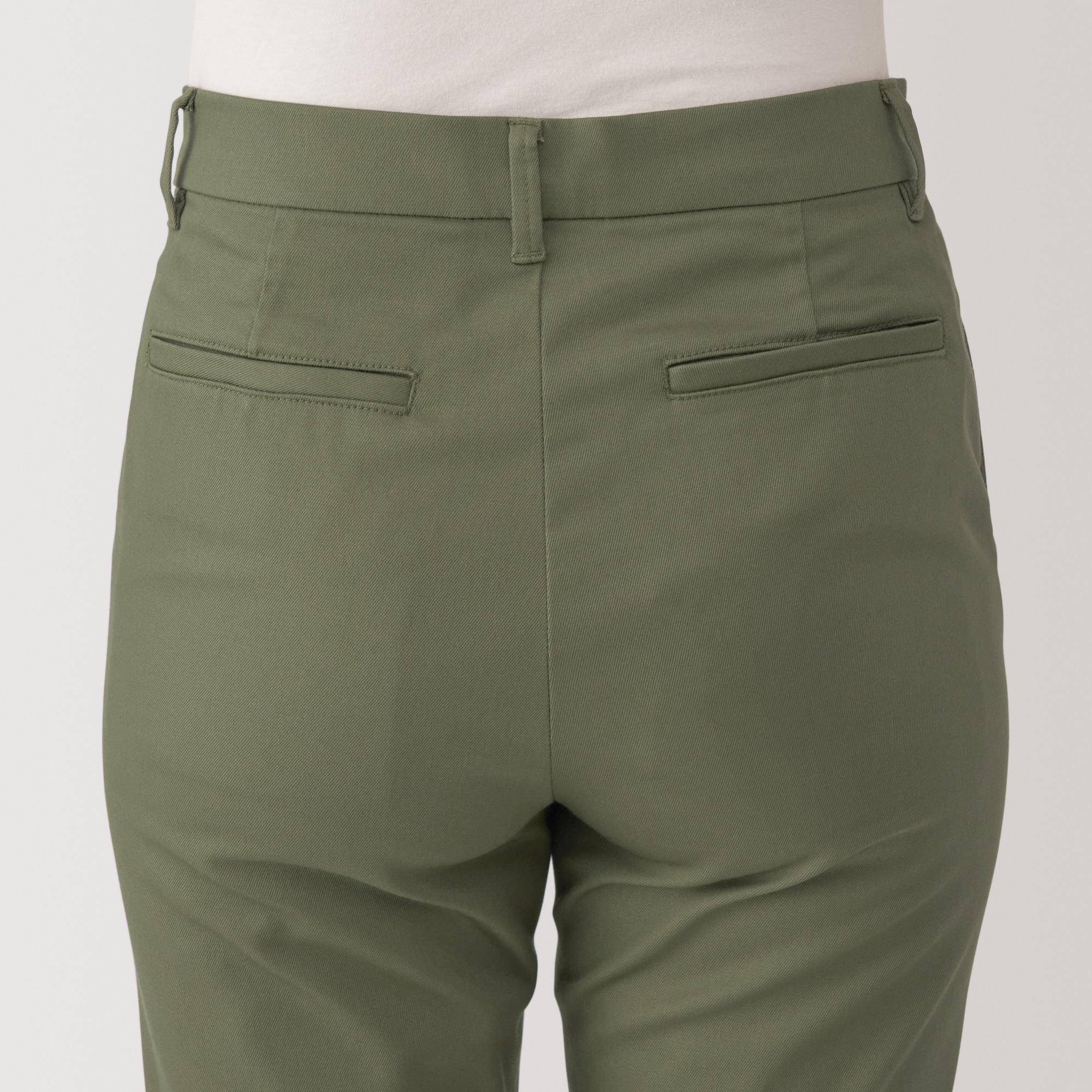 婦人　ストレッチチノ　スリムテーパードパンツ　股下長め