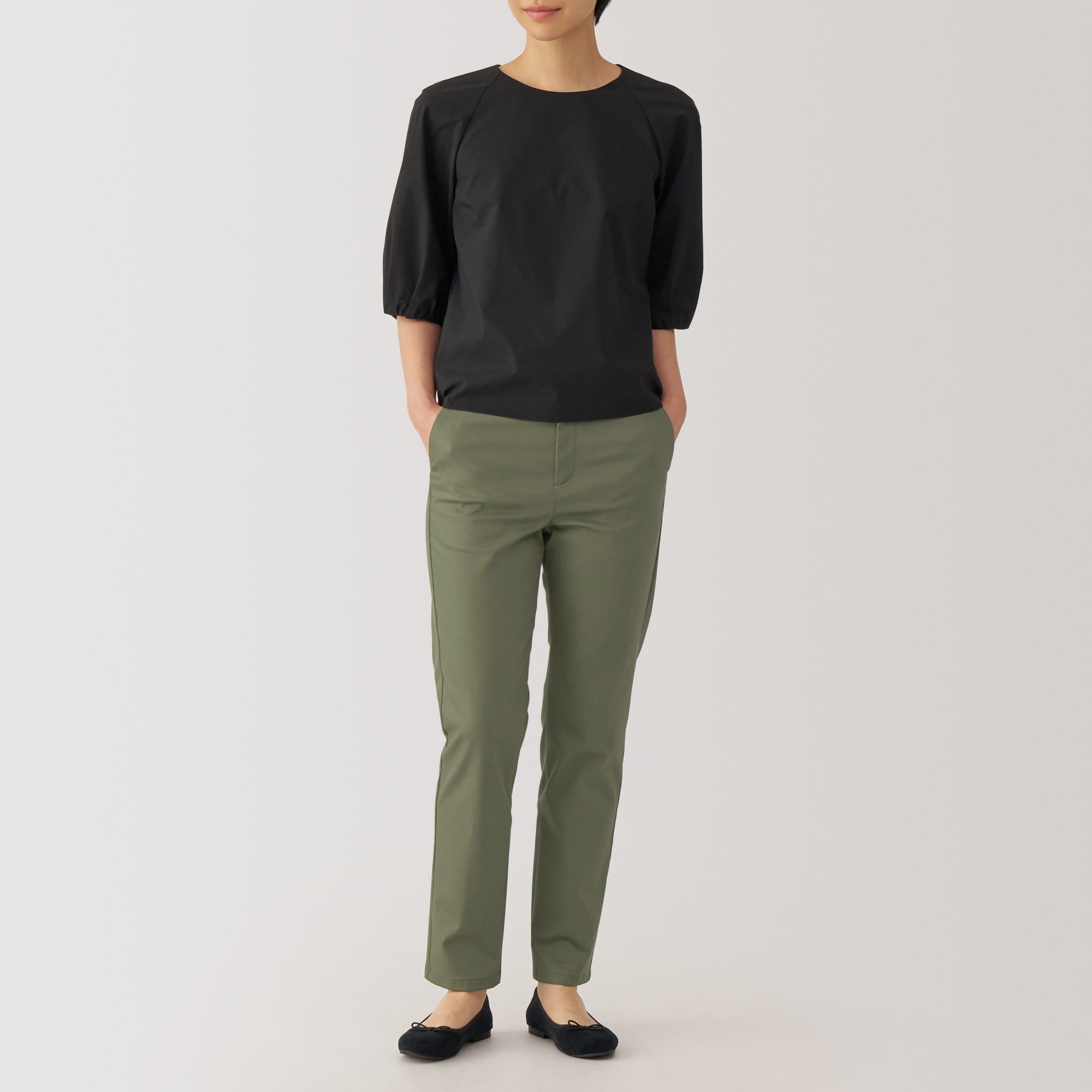 婦人　ストレッチチノ　スリムテーパードパンツ　股下長め