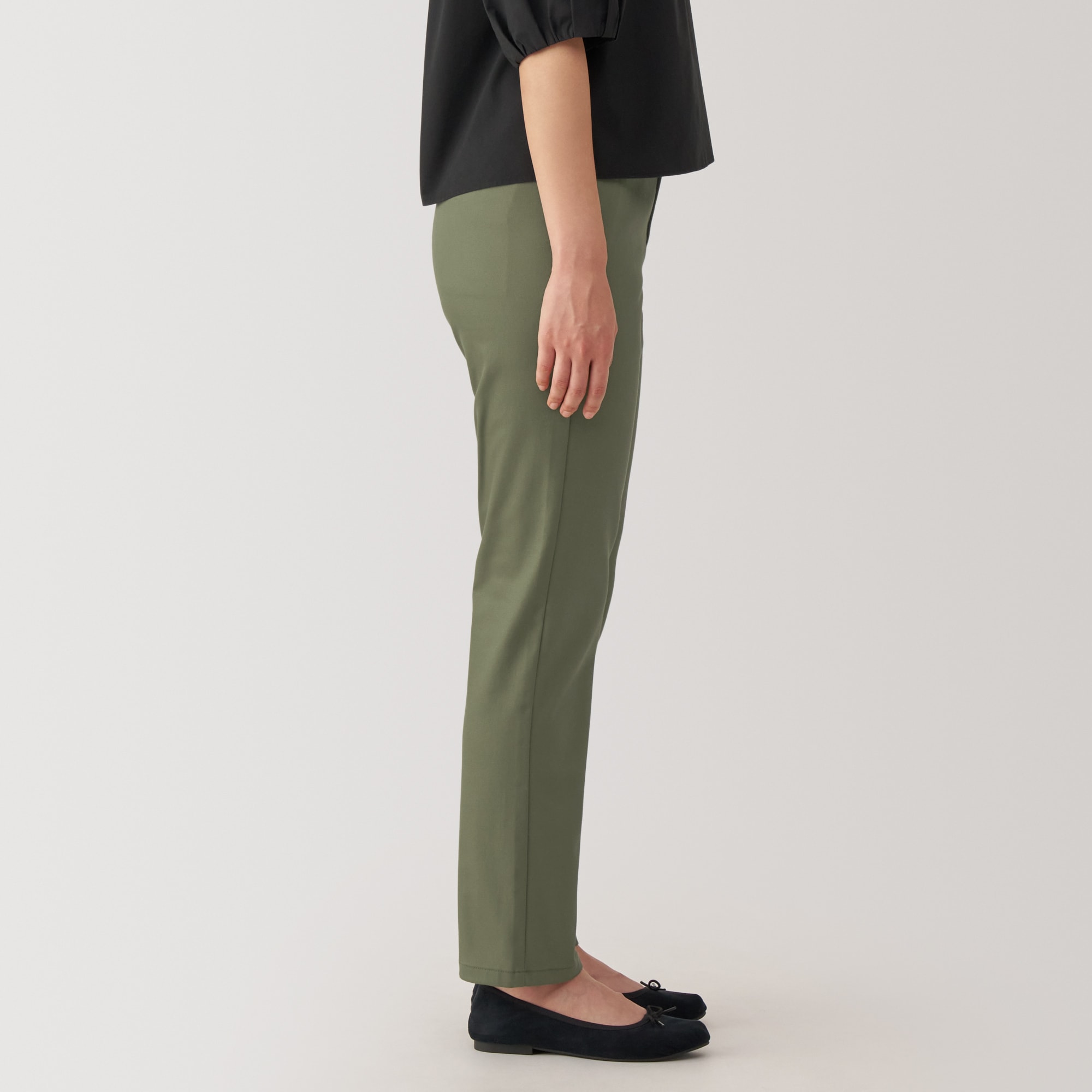 婦人　ストレッチチノ　スリムテーパードパンツ　股下長め