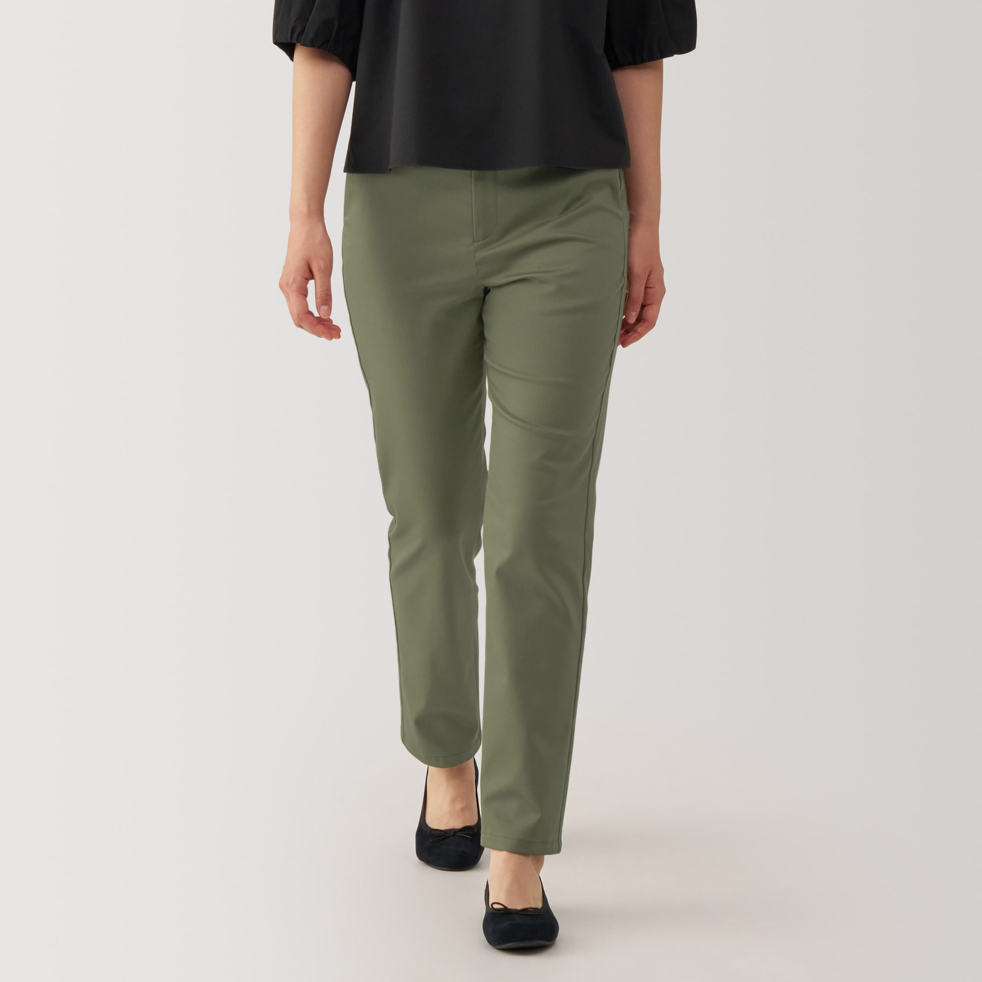 婦人　ストレッチチノ　スリムテーパードパンツ　股下長め