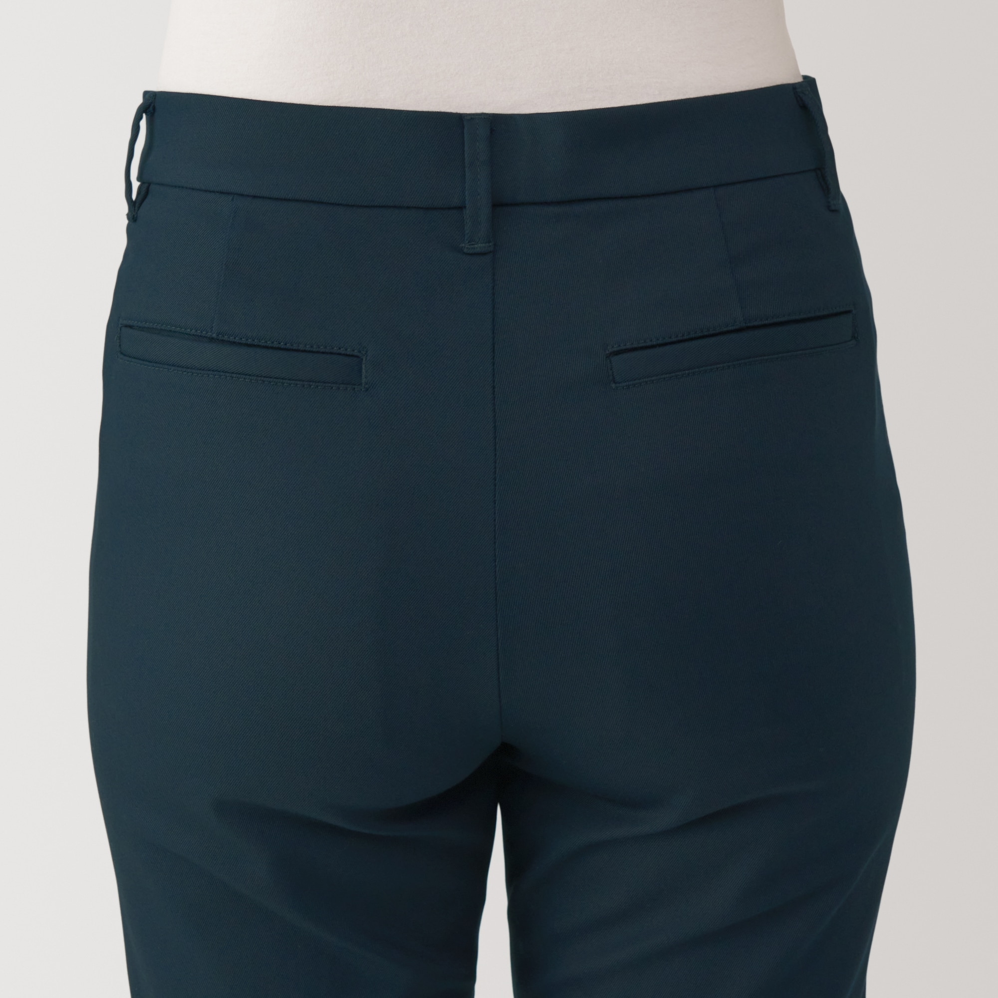 婦人　ストレッチチノ　スリムテーパードパンツ　股下長め