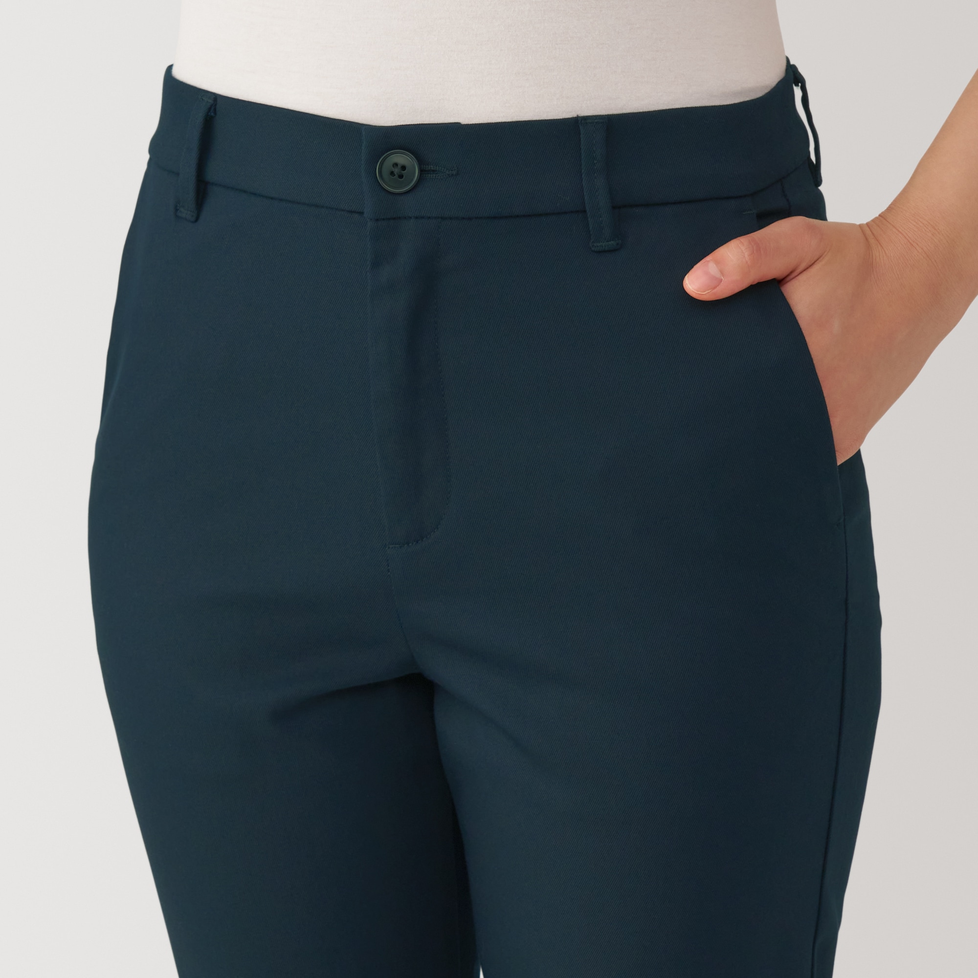 婦人　ストレッチチノ　スリムテーパードパンツ　股下長め