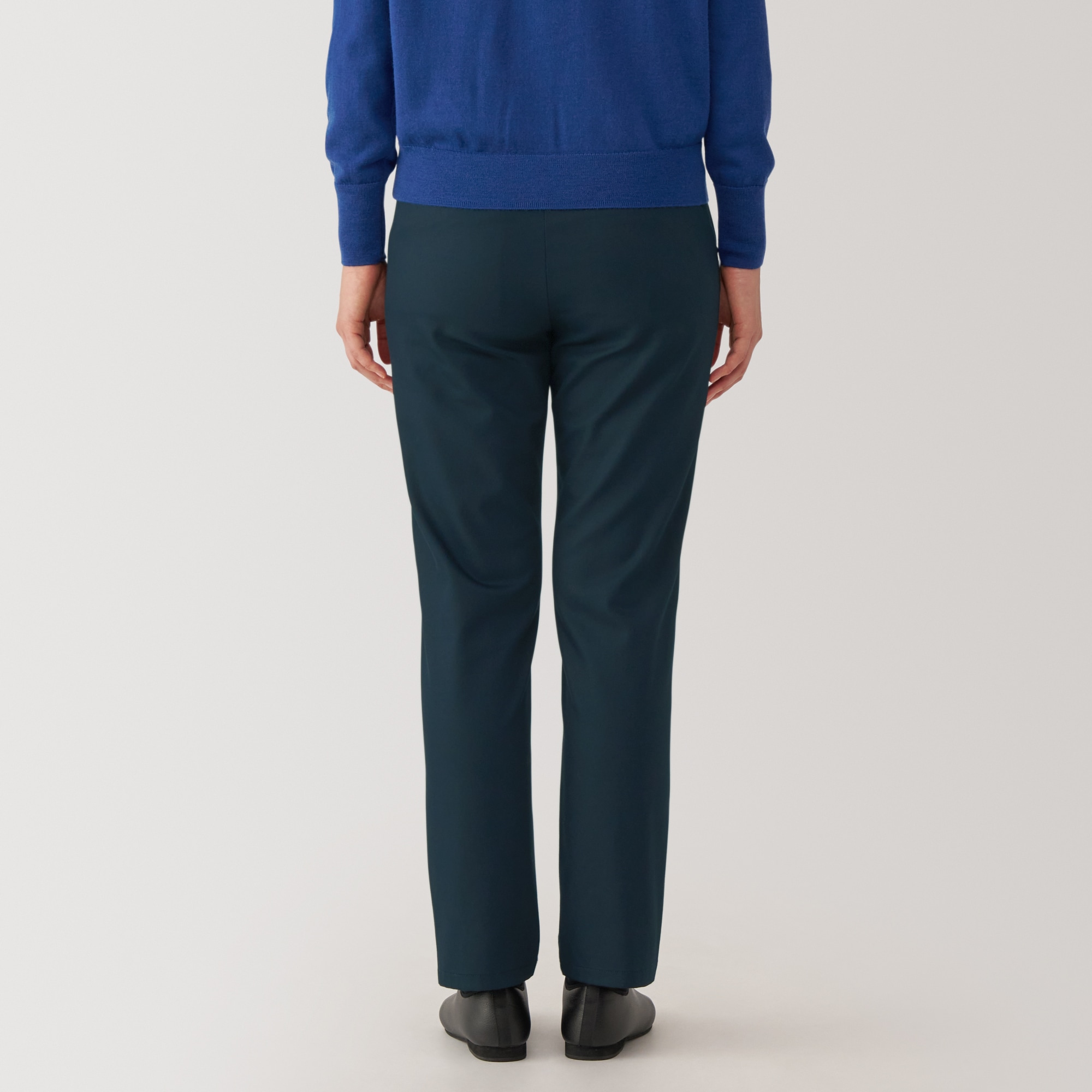 婦人　ストレッチチノ　スリムテーパードパンツ　股下長め