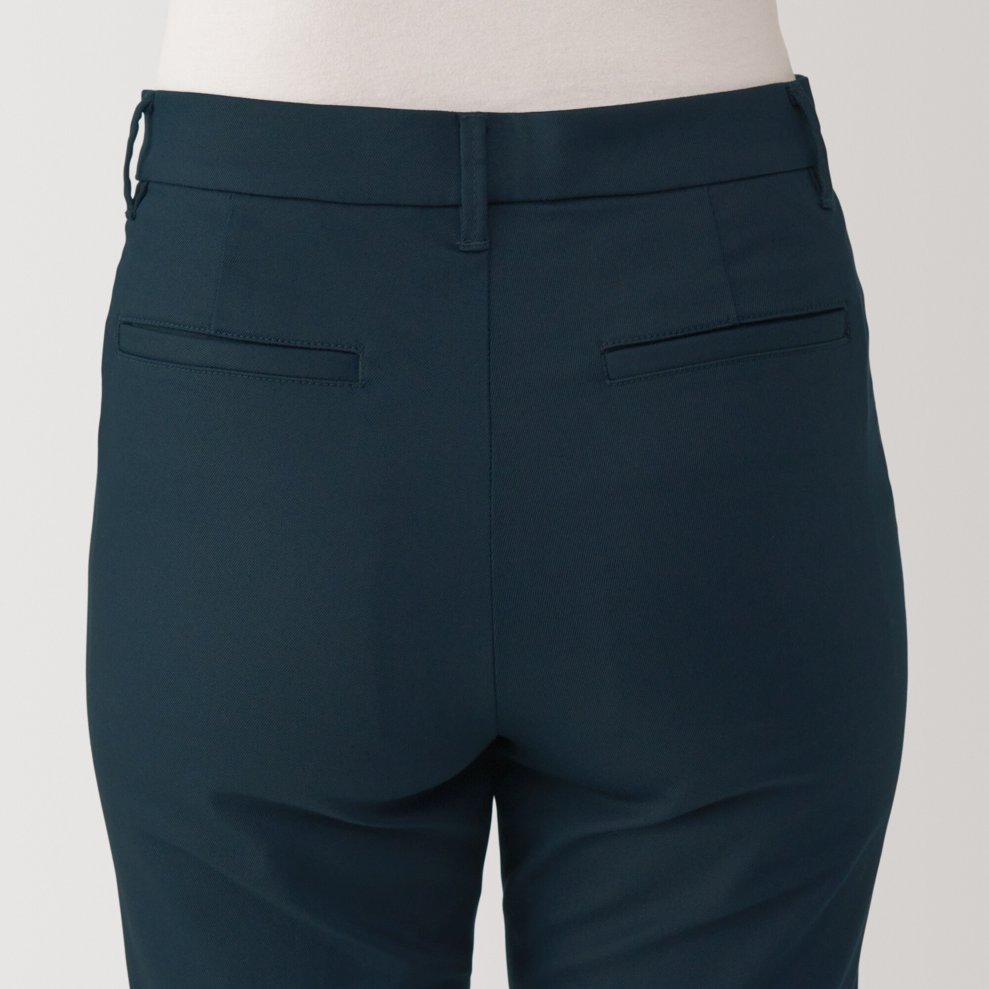 婦人　ストレッチチノ　スリムテーパードパンツ　股下長め