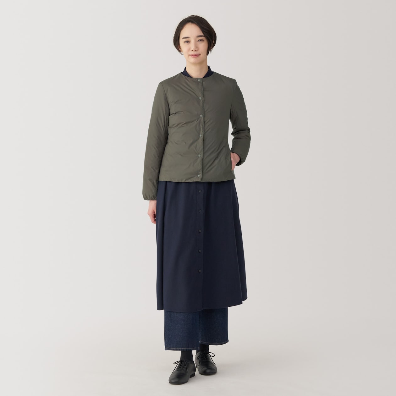 婦人　軽量ダウンノーカラージャケット（帯電防止裏地）