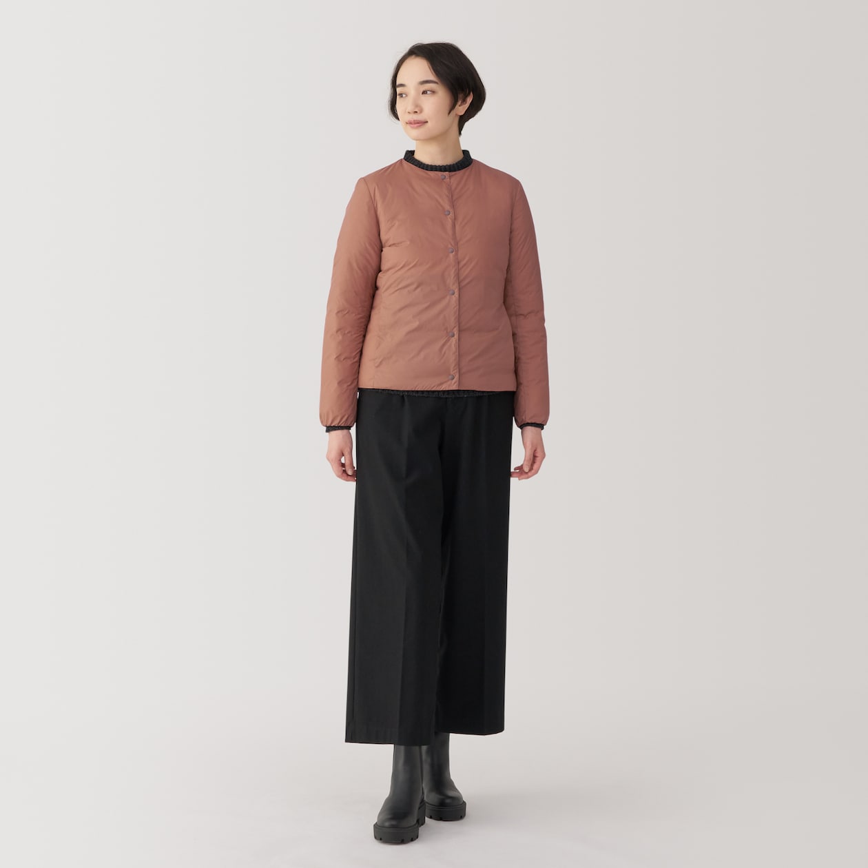 婦人　軽量ダウンノーカラージャケット（帯電防止裏地）