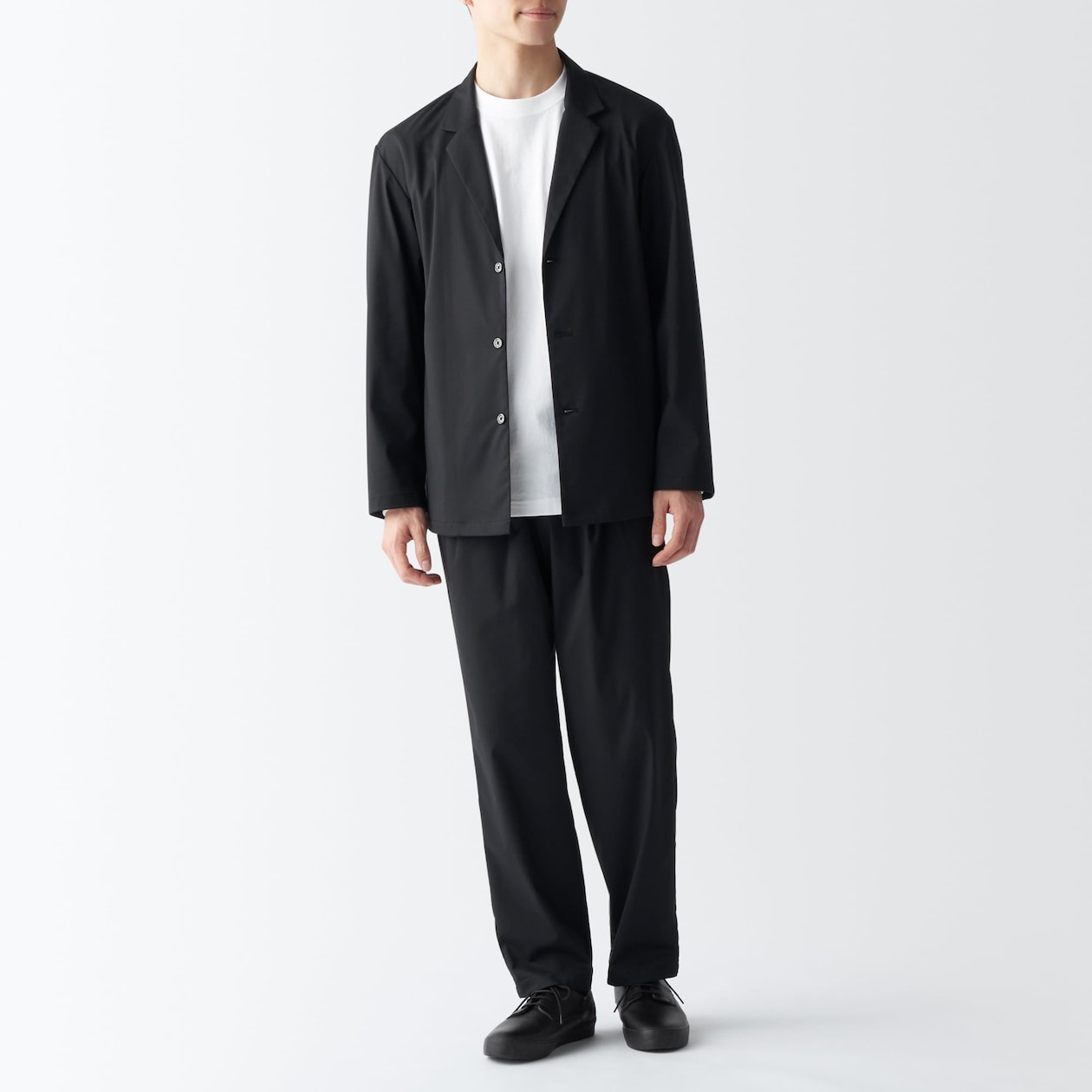 紳士　疲れにくい　革の端材を再利用した　プレーントゥ
