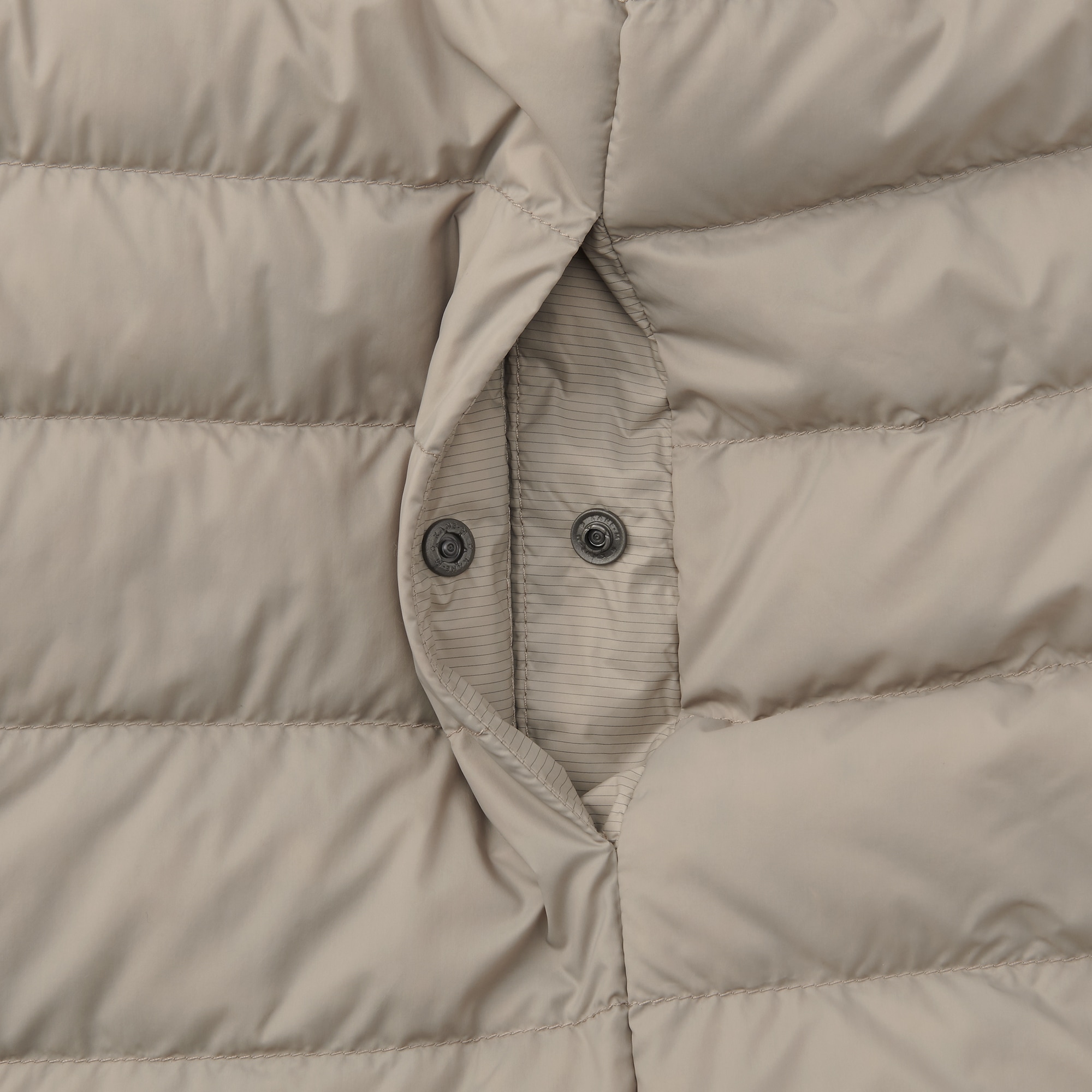 婦人　軽量ダウンノーカラーベスト（帯電防止裏地）