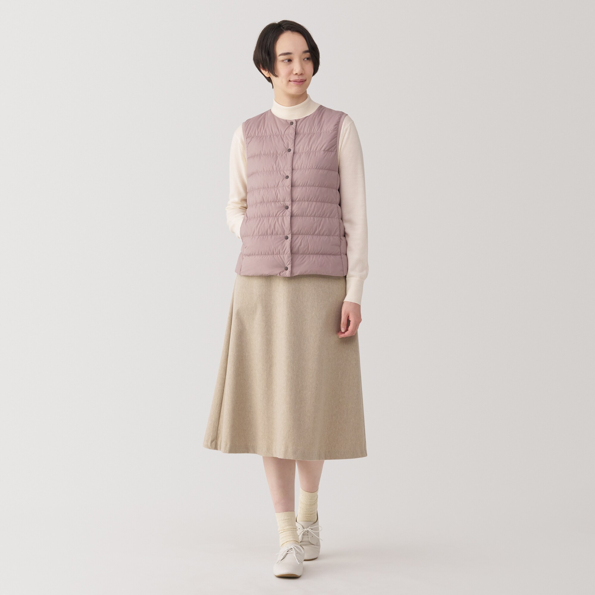 婦人　軽量ダウンノーカラーベスト（帯電防止裏地）