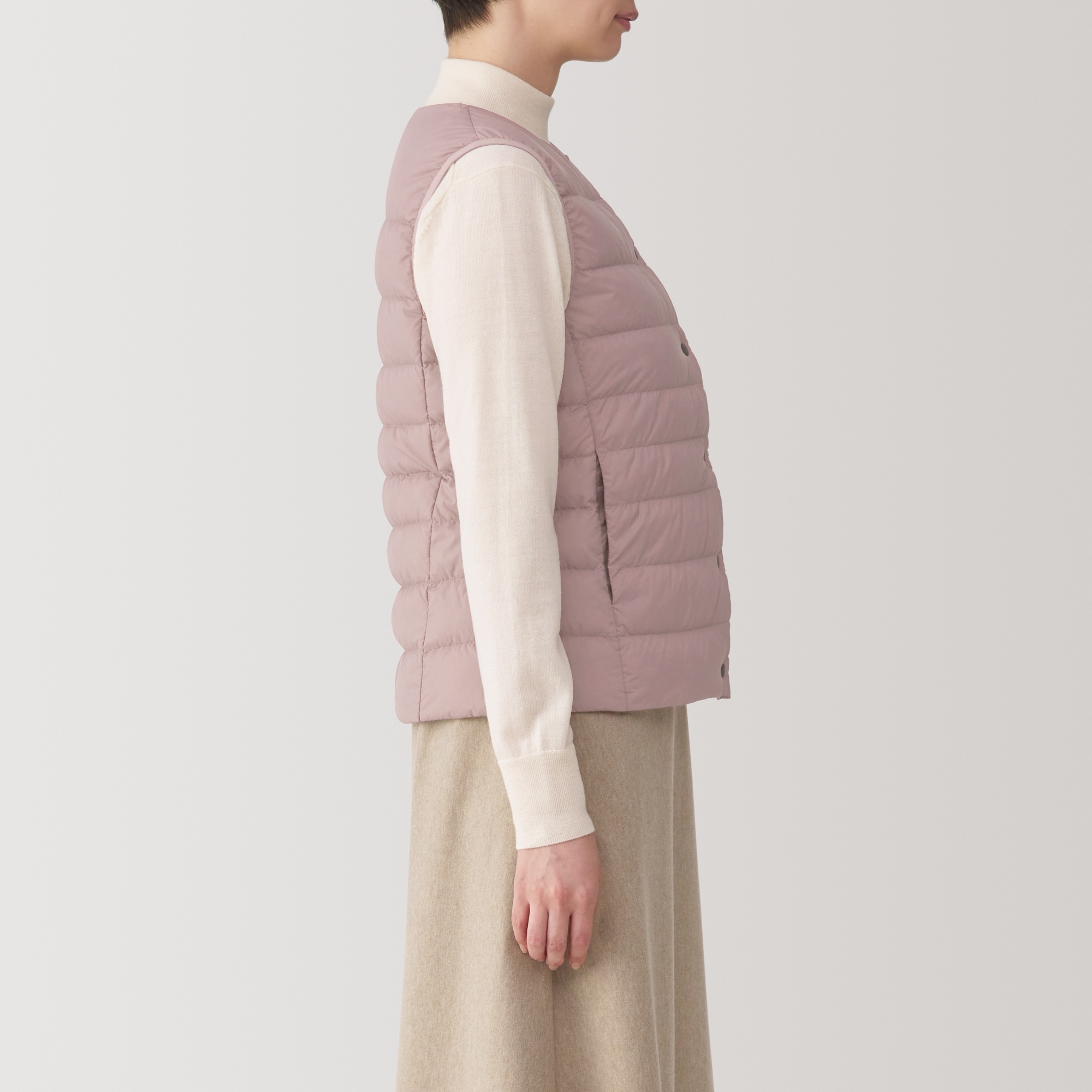 婦人　軽量ダウンノーカラーベスト（帯電防止裏地）