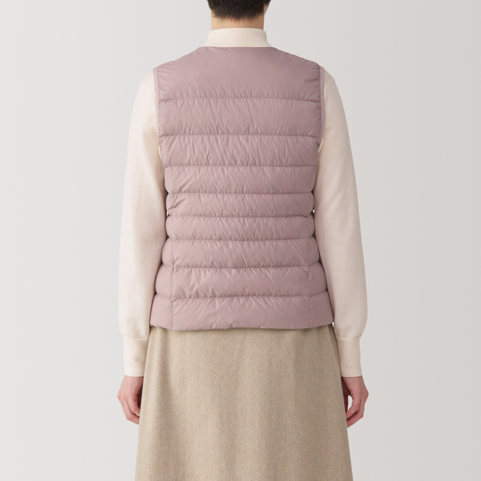 婦人　軽量ダウンノーカラーベスト（帯電防止裏地）