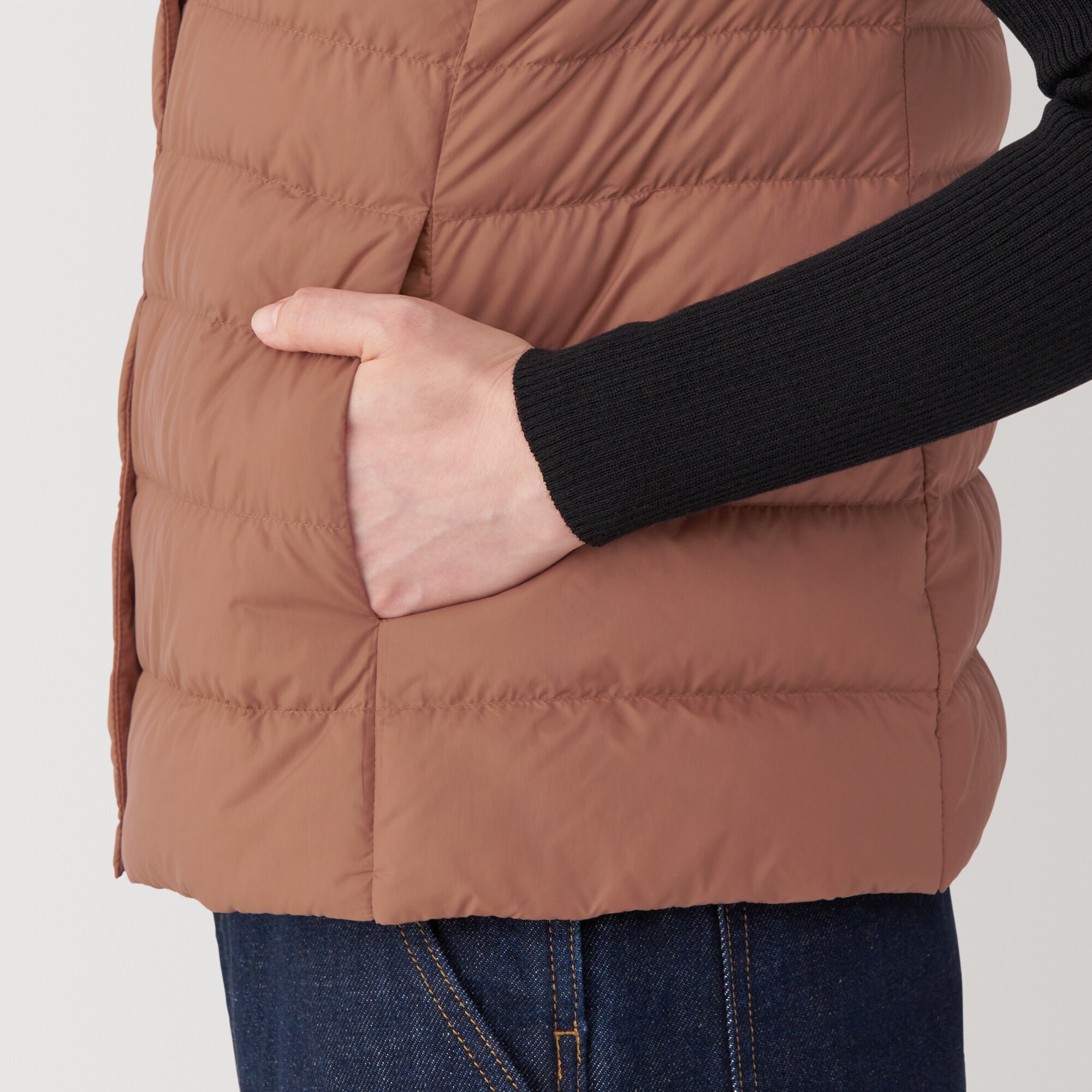 婦人　軽量ダウンノーカラーベスト（帯電防止裏地）