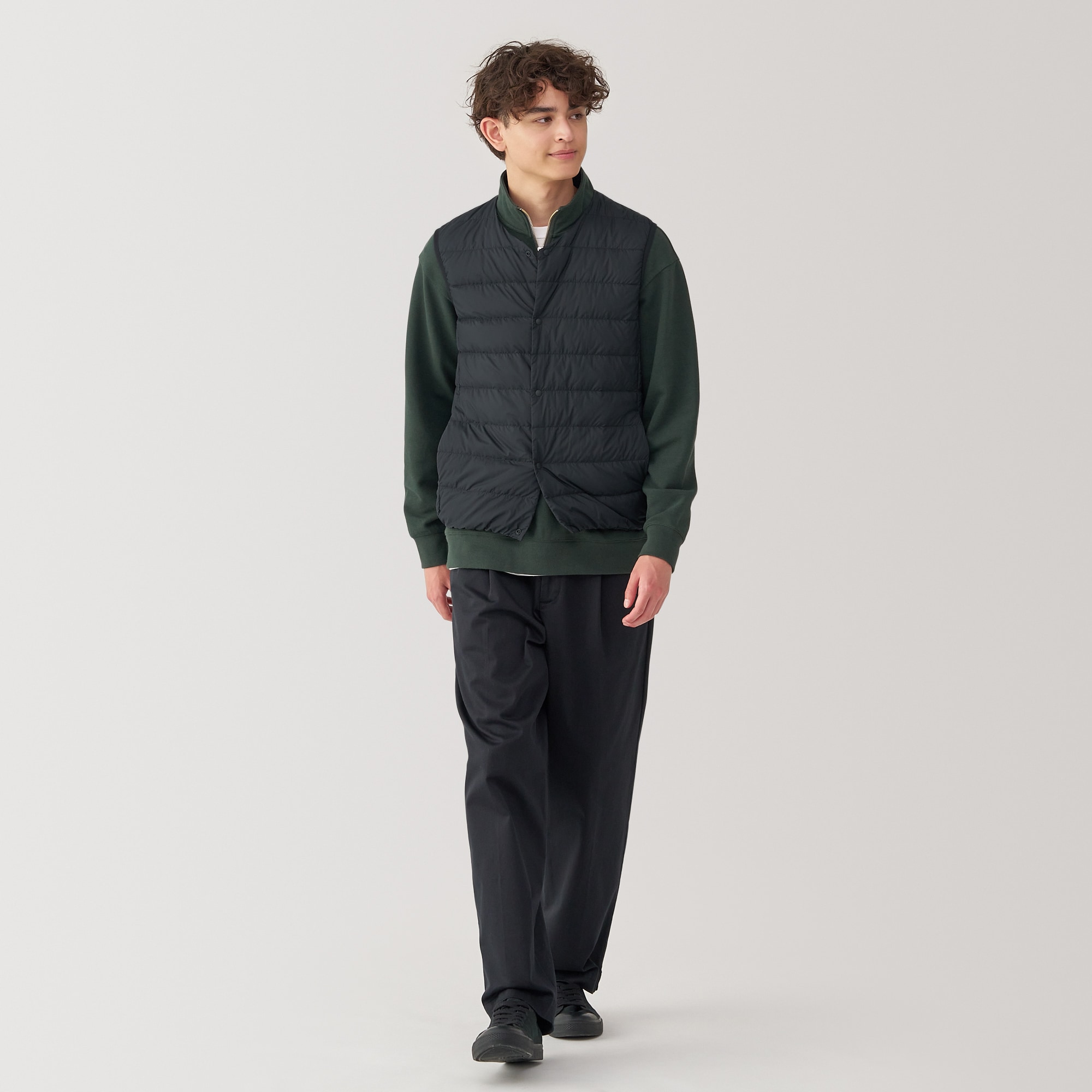 紳士　軽量ダウンノーカラーベスト（帯電防止裏地）