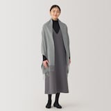 ウール　ひざ掛けにもなる　大判ストール