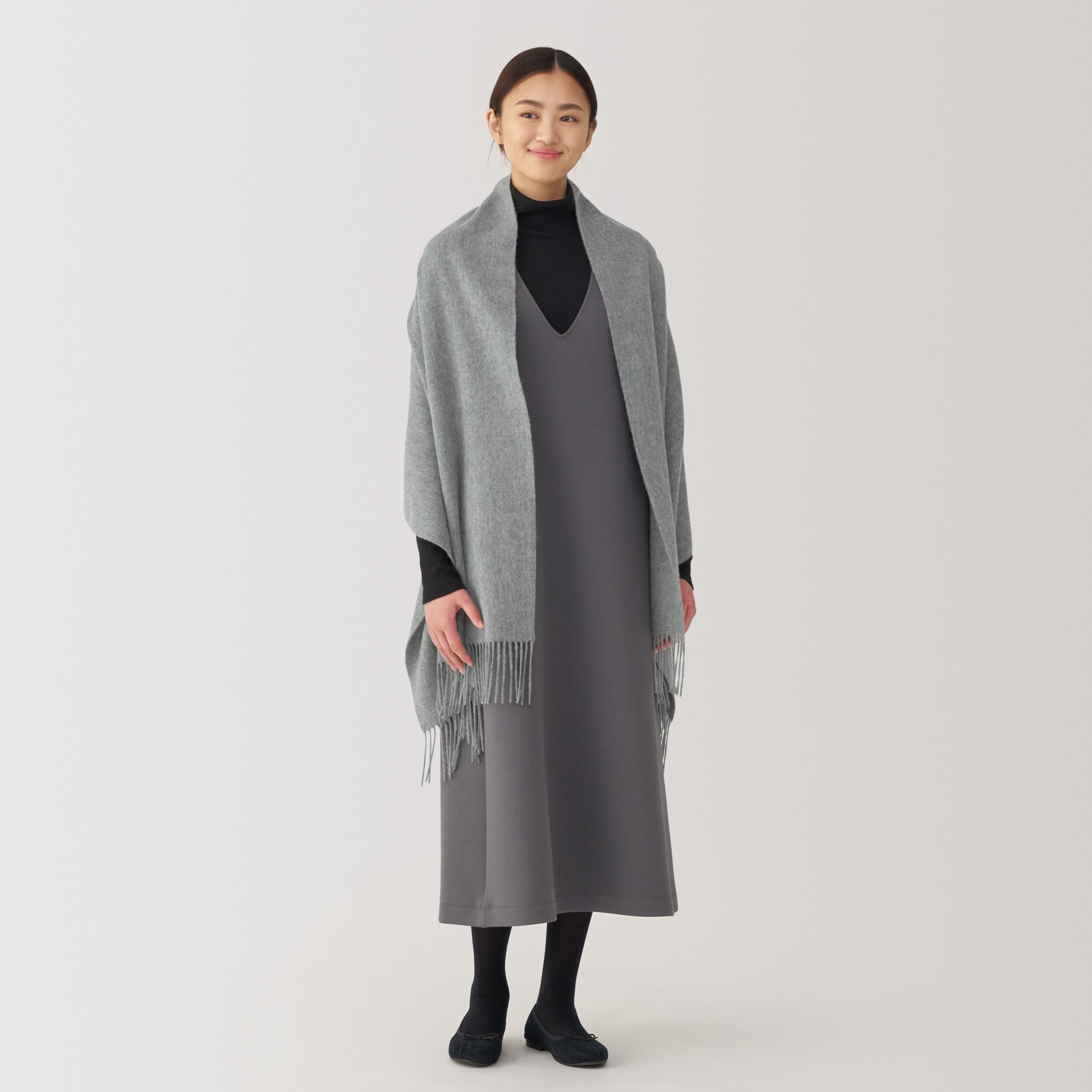 ウール　ひざ掛けにもなる　大判ストール