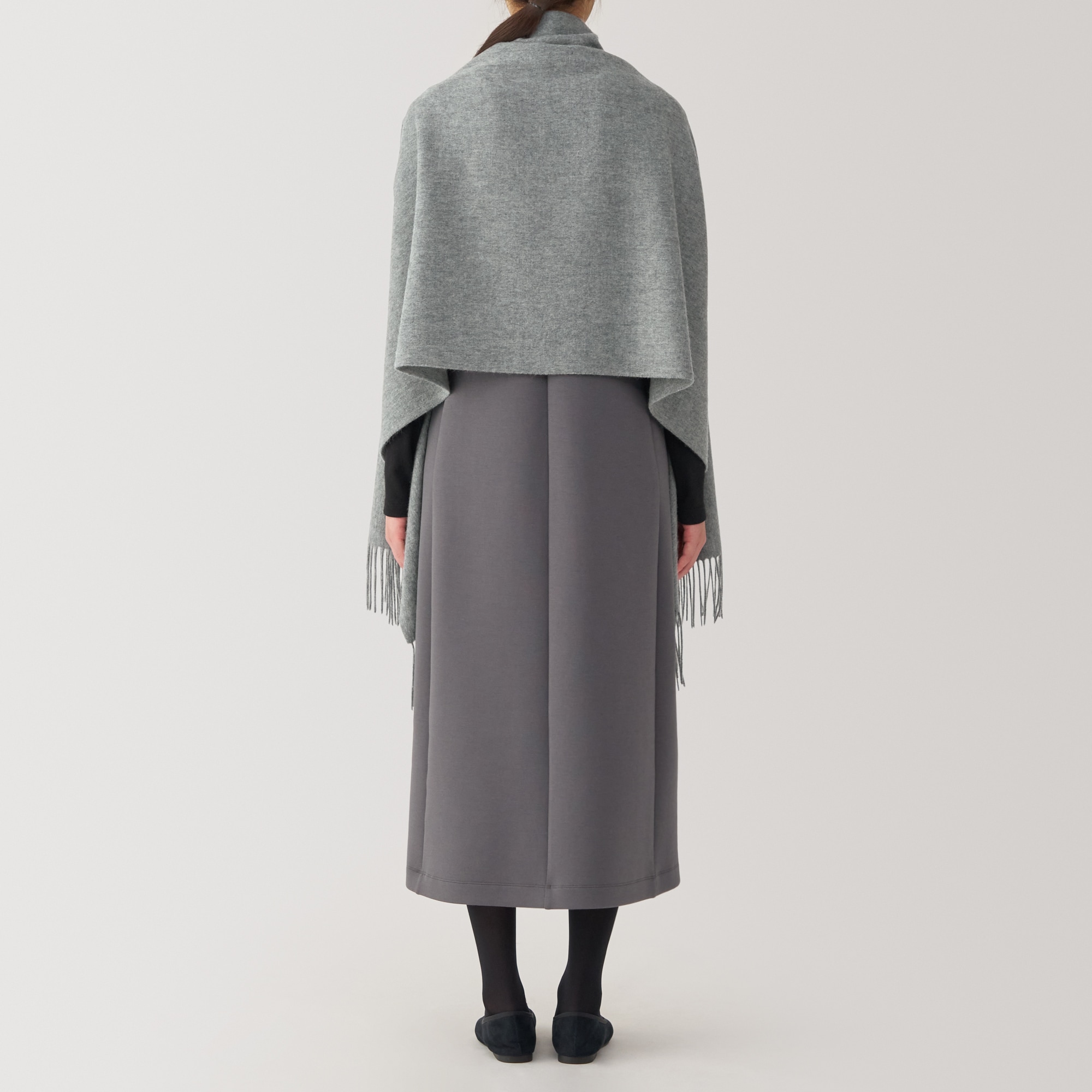 ウール　ひざ掛けにもなる　大判ストール