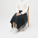 ウール　ひざ掛けにもなる　大判ストール