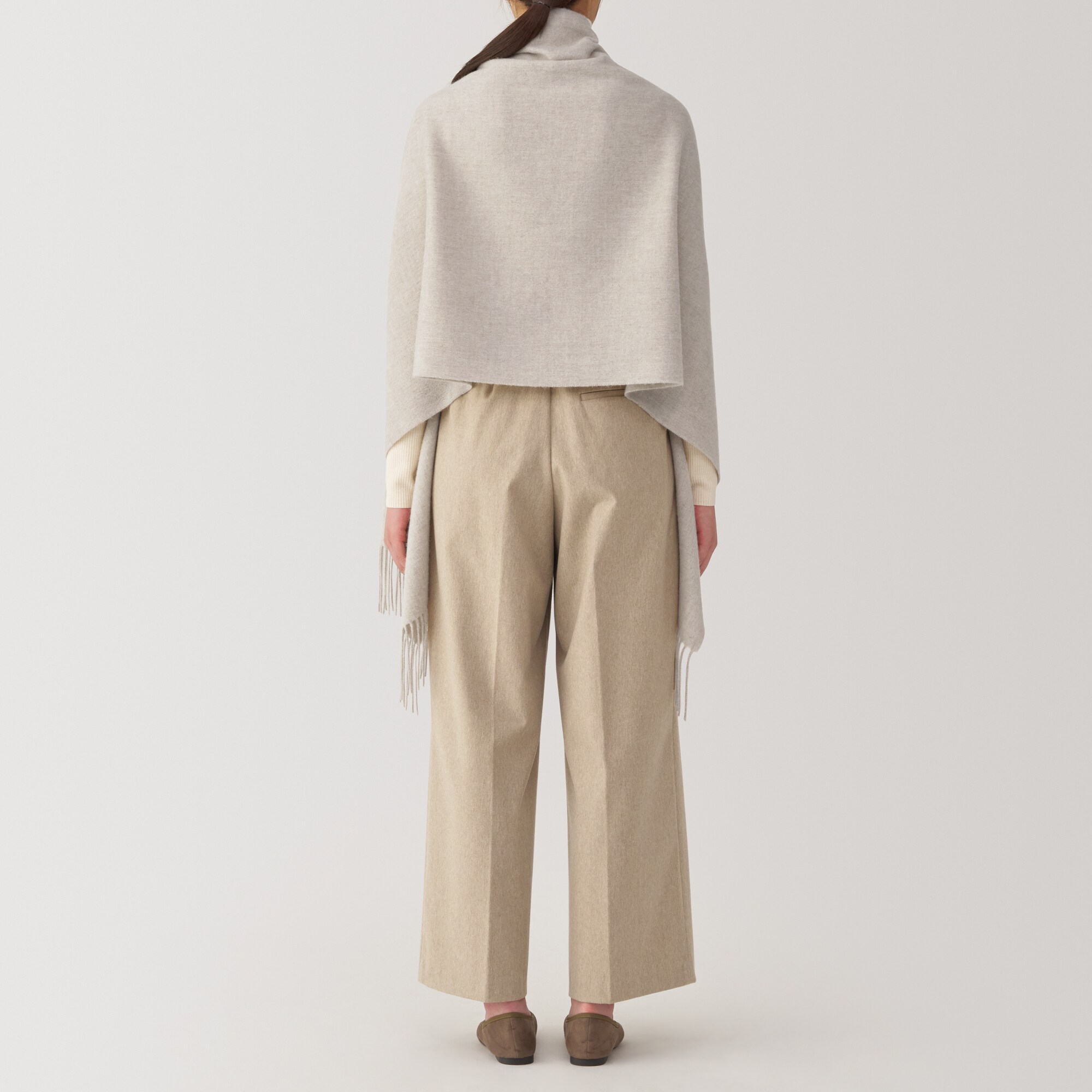 ウール　ひざ掛けにもなる　大判ストール