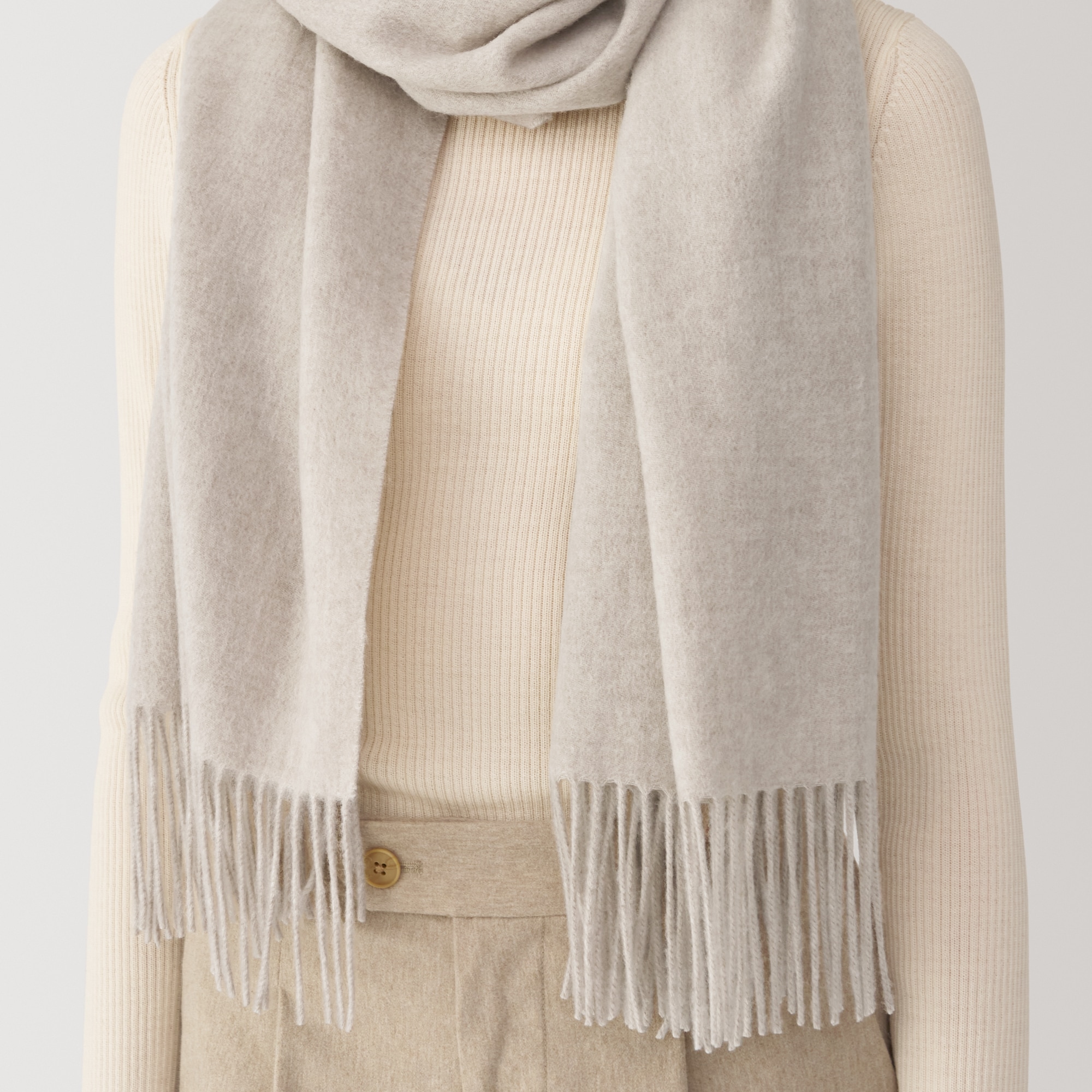 ウール　ひざ掛けにもなる　大判ストール