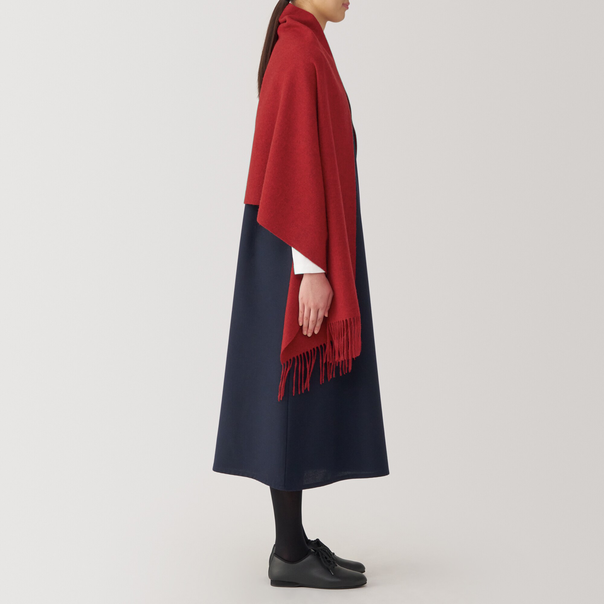 ウール　ひざ掛けにもなる　大判ストール